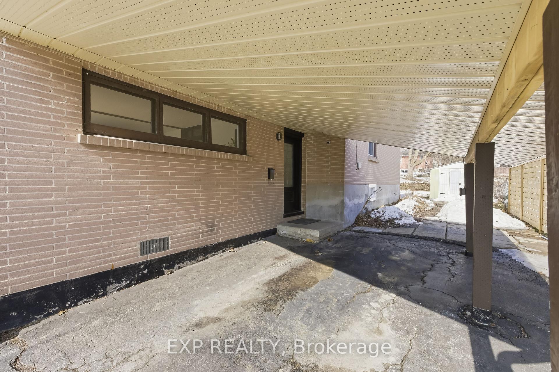 Photo 2 of 198 Shelbourne Street, Peterborough, Northcrest Ward 5 — HOMEH