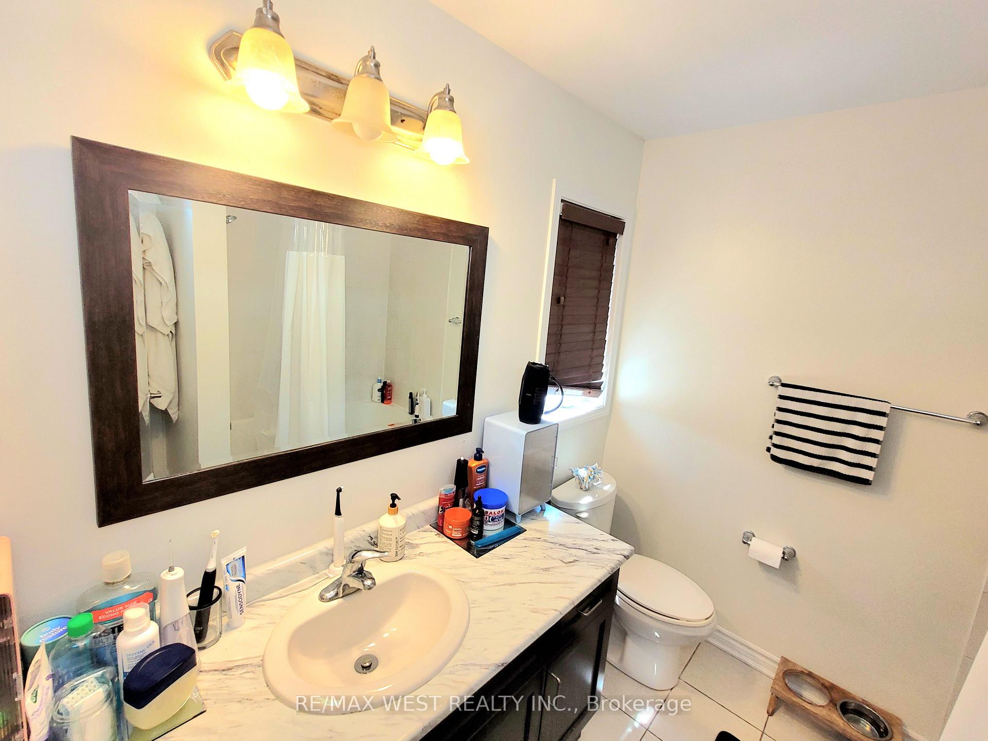 Photo 15 of 21 Billiter Road W, Brampton, Northwest Brampton — HOMEH