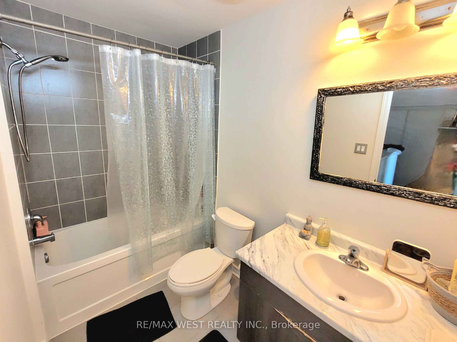 Photo 16 of 21 Billiter Road W, Brampton, Northwest Brampton — HOMEH