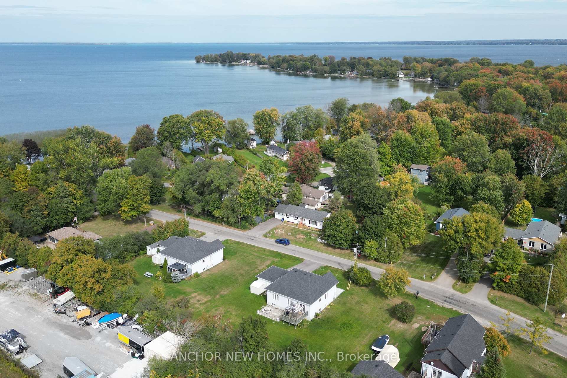 Photo 16 of 80 Moores Beach Road, Georgina, Pefferlaw — HOMEH