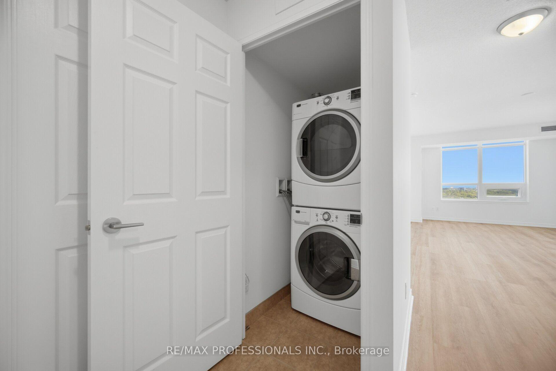 Photo 11 of Unit 2407, 3 Michael Power Place, Etobicoke, Islington-City Centre West — HOMEH