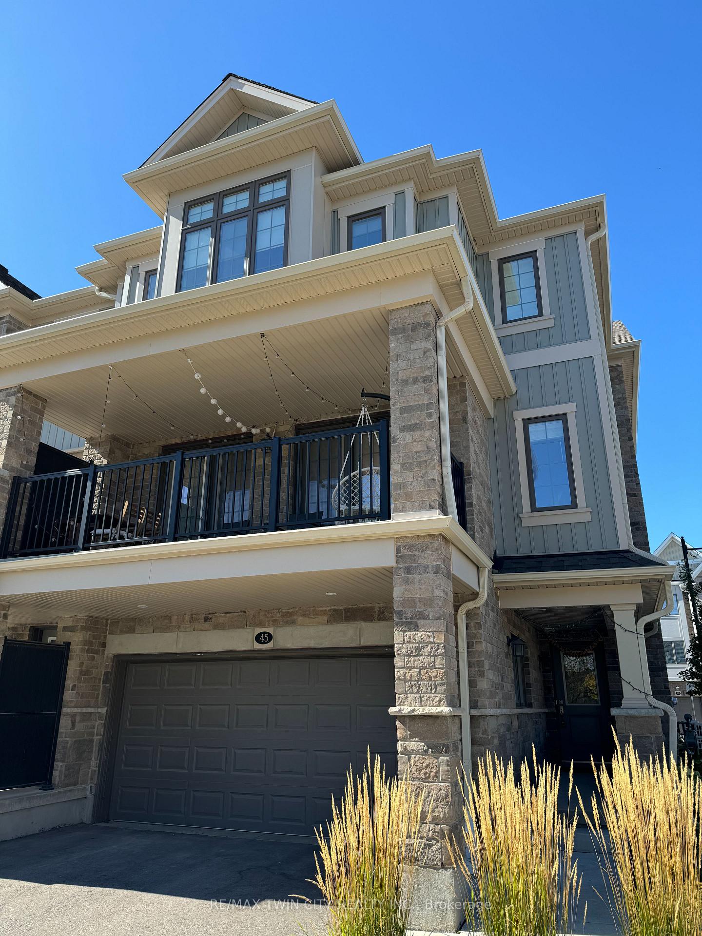 Photo 4 of 45 Bank Swallow Crescent, Kitchener, Doon South — HOMEH