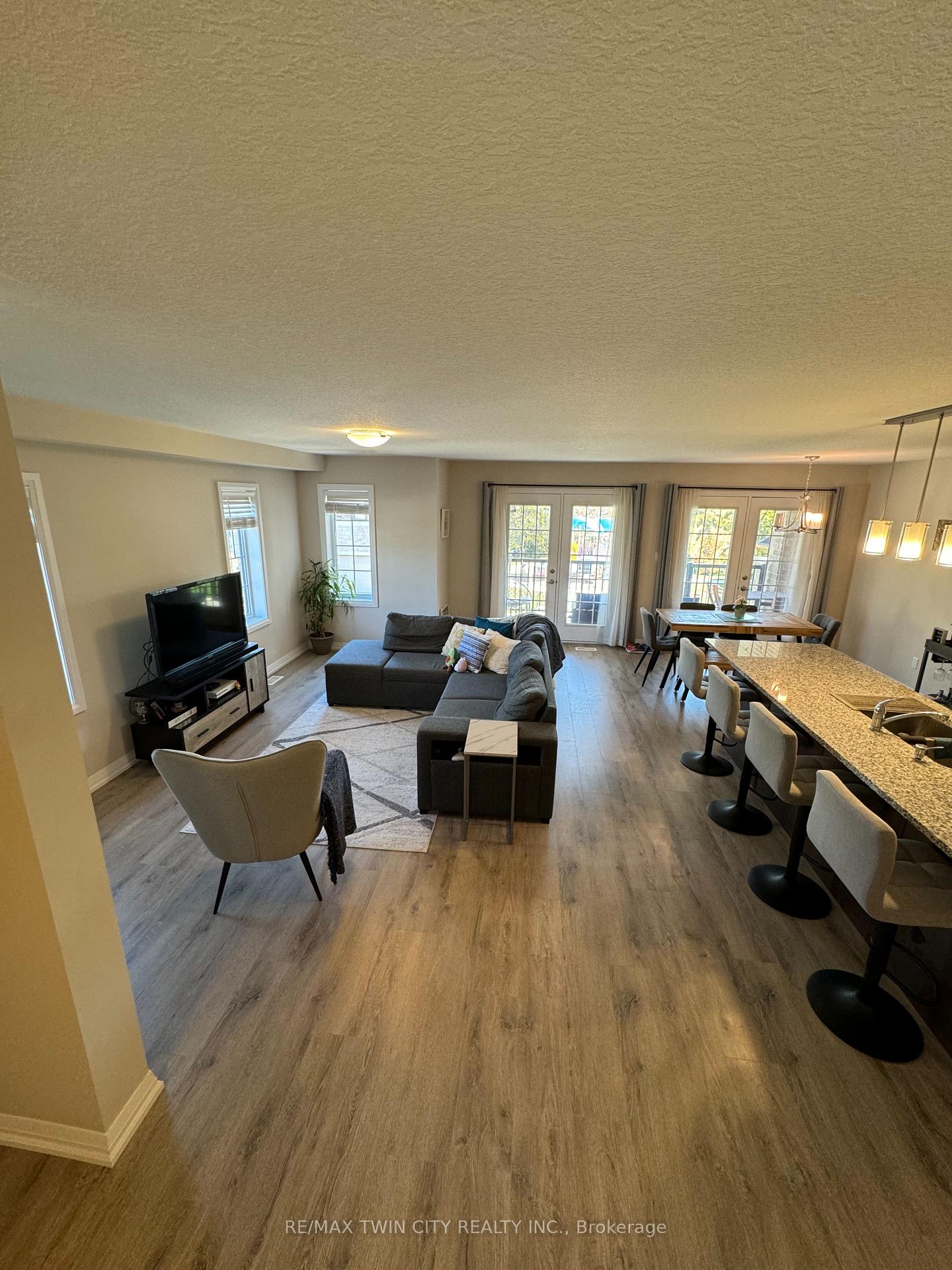 Photo 6 of 45 Bank Swallow Crescent, Kitchener, Doon South — HOMEH