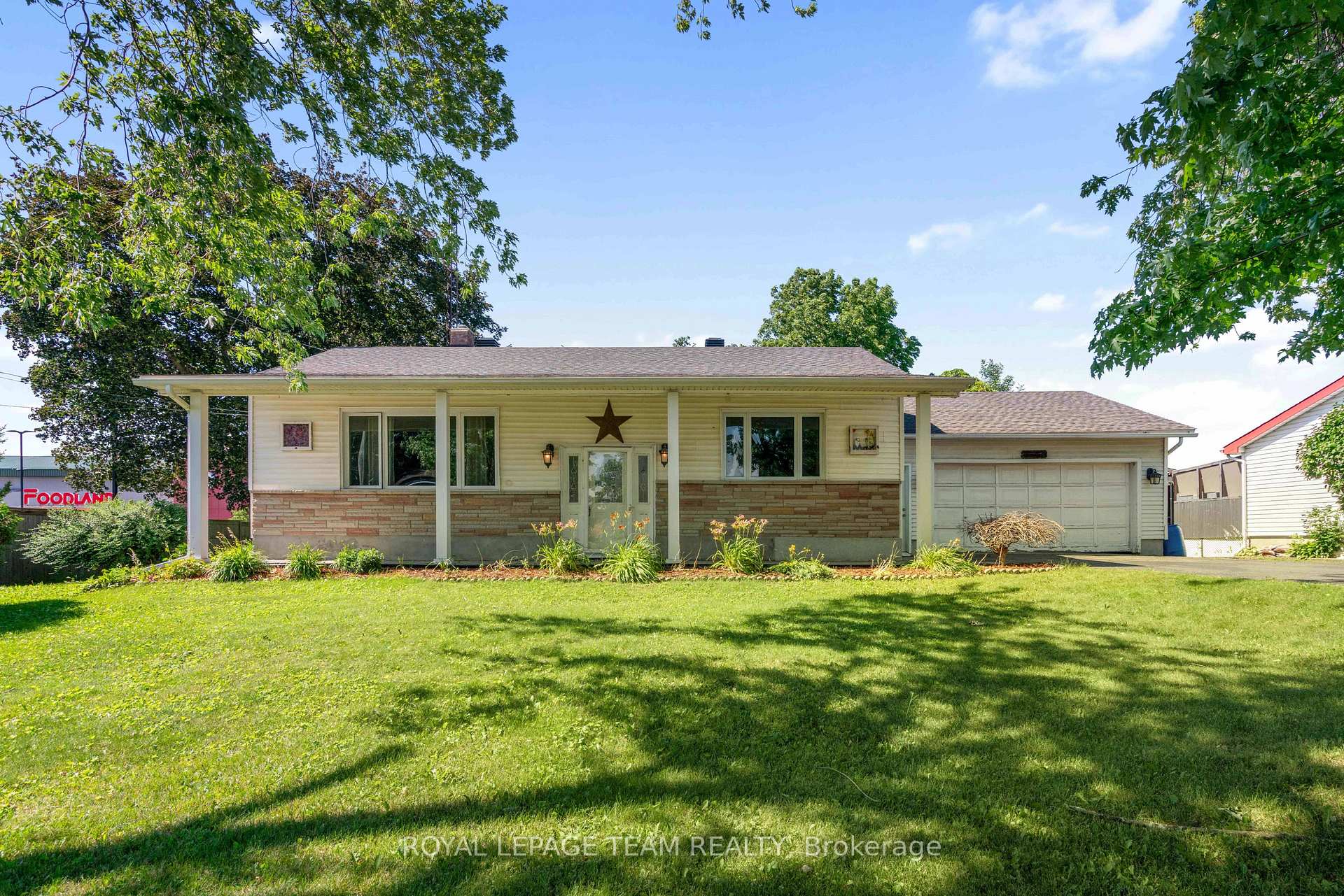 Photo 1 of 12029 Main Street, North Dundas, North Dundas (Winchester) Twp — HOMEH