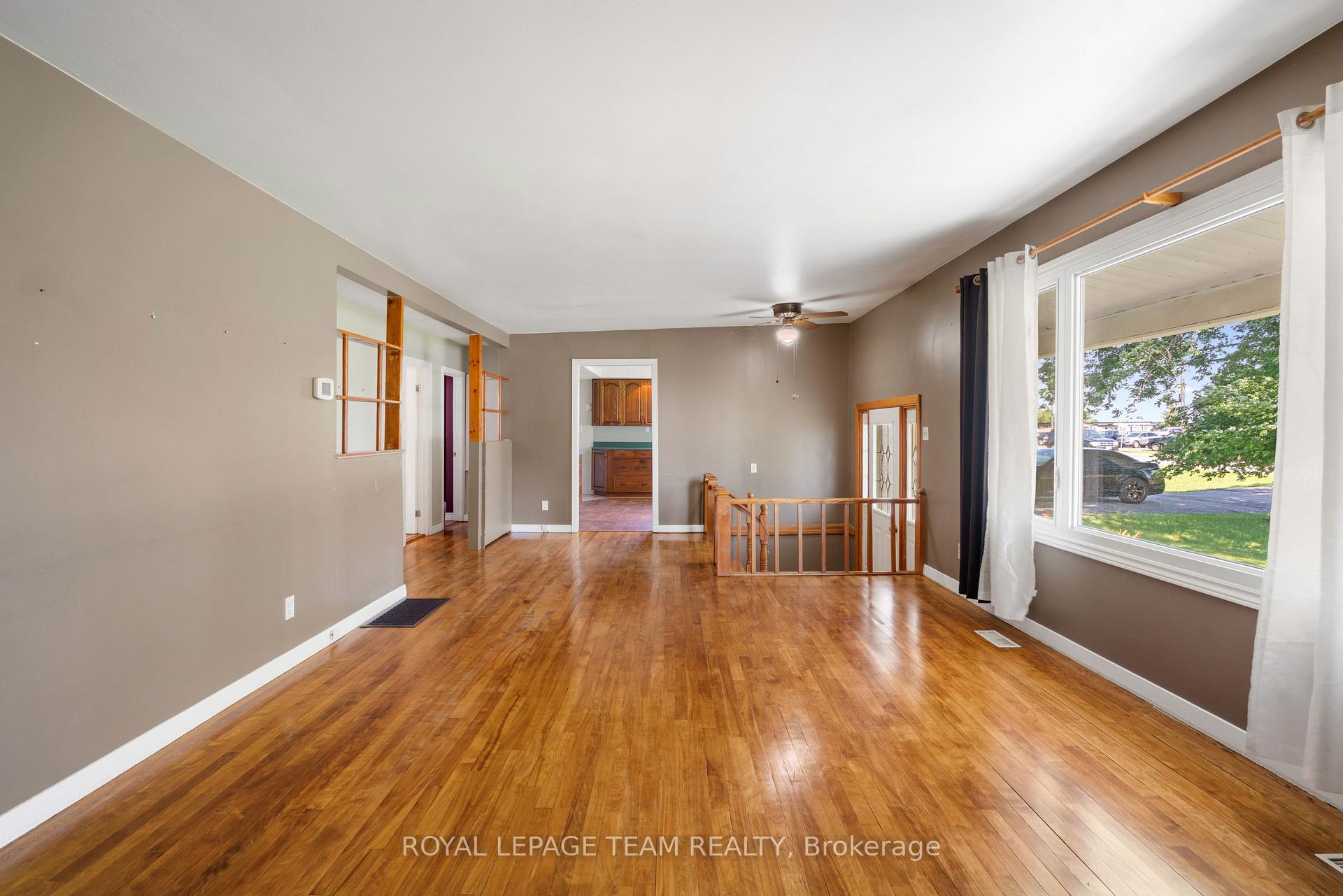 Photo 8 of 12029 Main Street, North Dundas, North Dundas (Winchester) Twp — HOMEH
