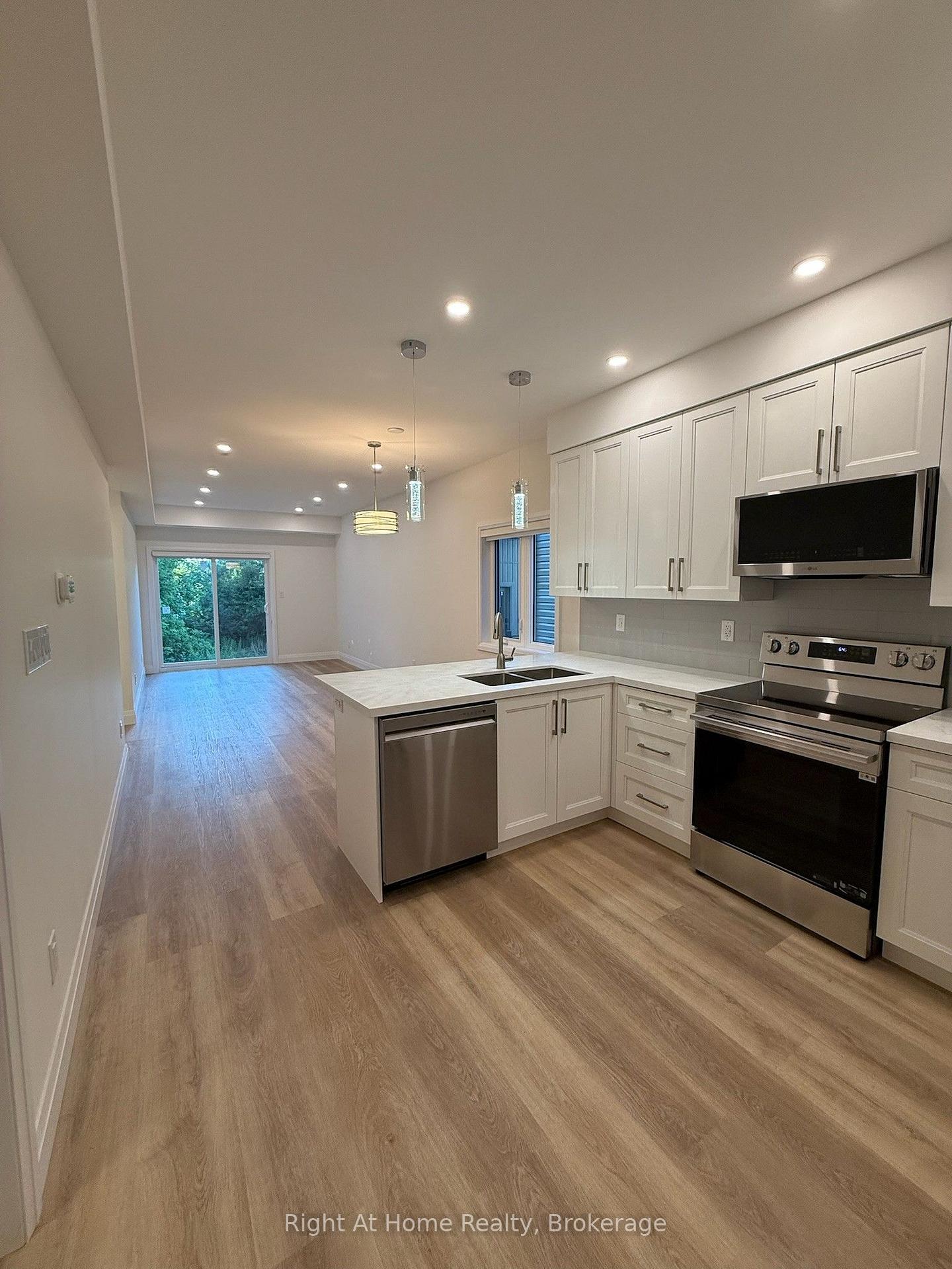 Photo 2 of 576B Guelph Street, Kitchener, Uptown Waterloo/North Ward — HOMEH