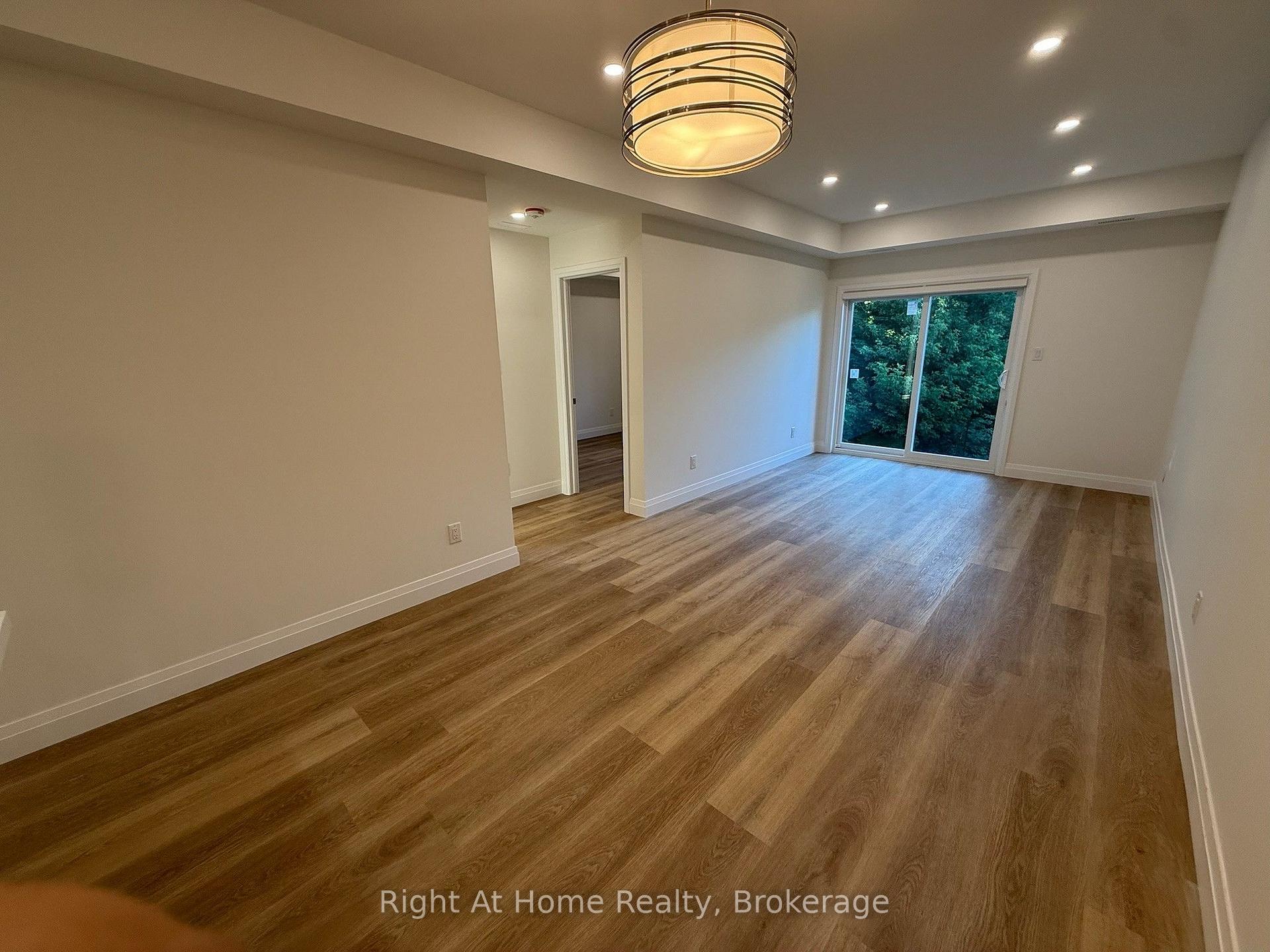 Photo 8 of 576B Guelph Street, Kitchener, Uptown Waterloo/North Ward — HOMEH