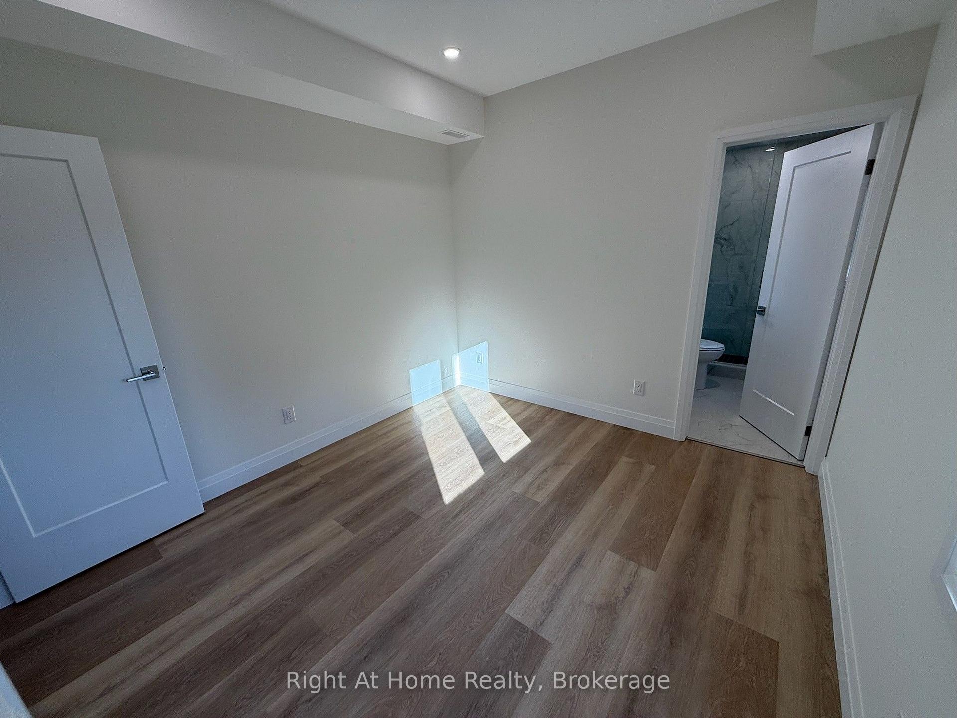 Photo 14 of 576B Guelph Street, Kitchener, Uptown Waterloo/North Ward — HOMEH