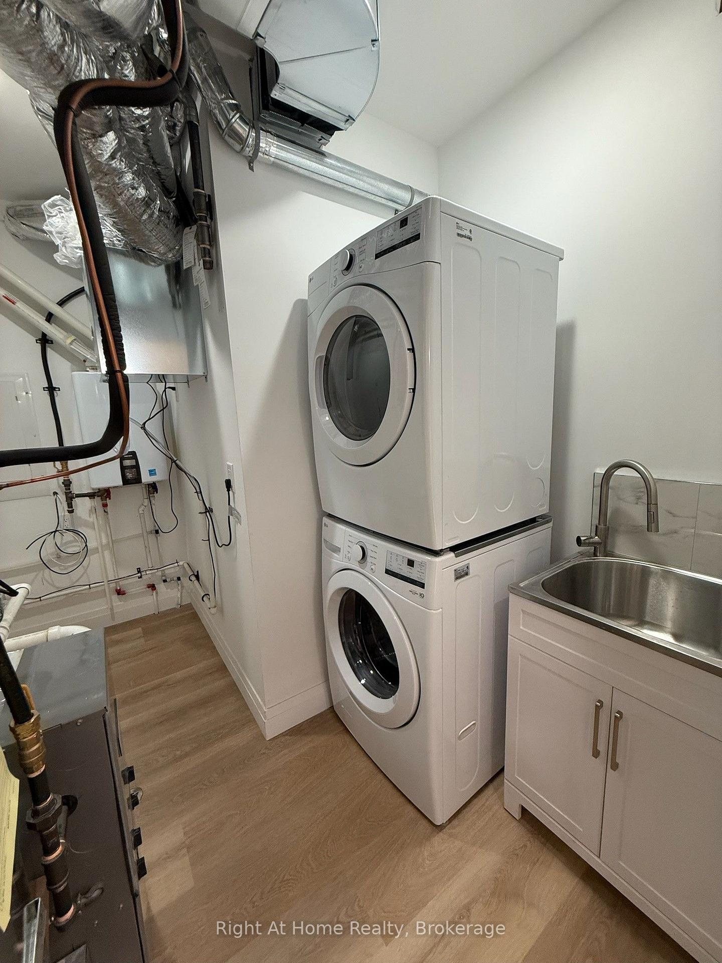 Photo 26 of 576B Guelph Street, Kitchener, Uptown Waterloo/North Ward — HOMEH