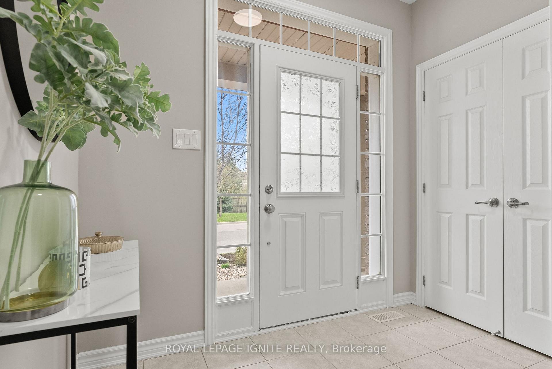 Photo 3 of 96 Damselfly Way, Ottawa, Barrhaven - Half Moon Bay — HOMEH