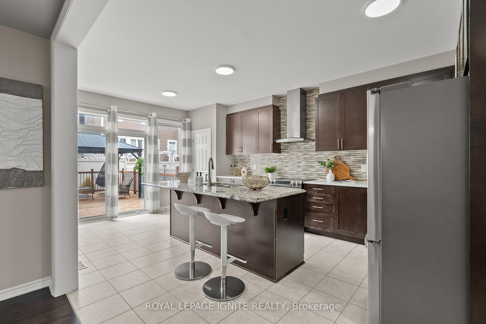 Photo 10 of 96 Damselfly Way, Ottawa, Barrhaven - Half Moon Bay — HOMEH