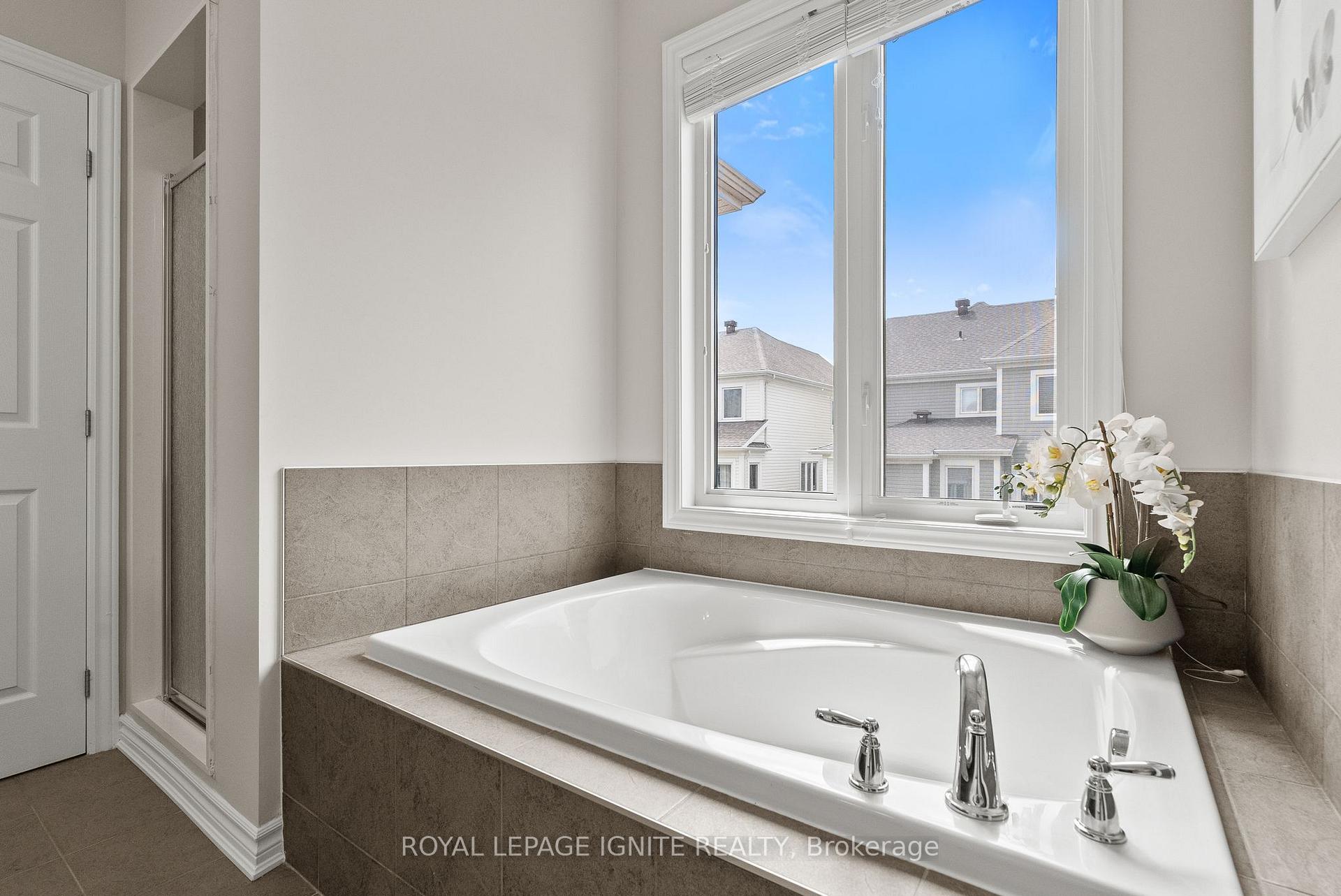 Photo 20 of 96 Damselfly Way, Ottawa, Barrhaven - Half Moon Bay — HOMEH
