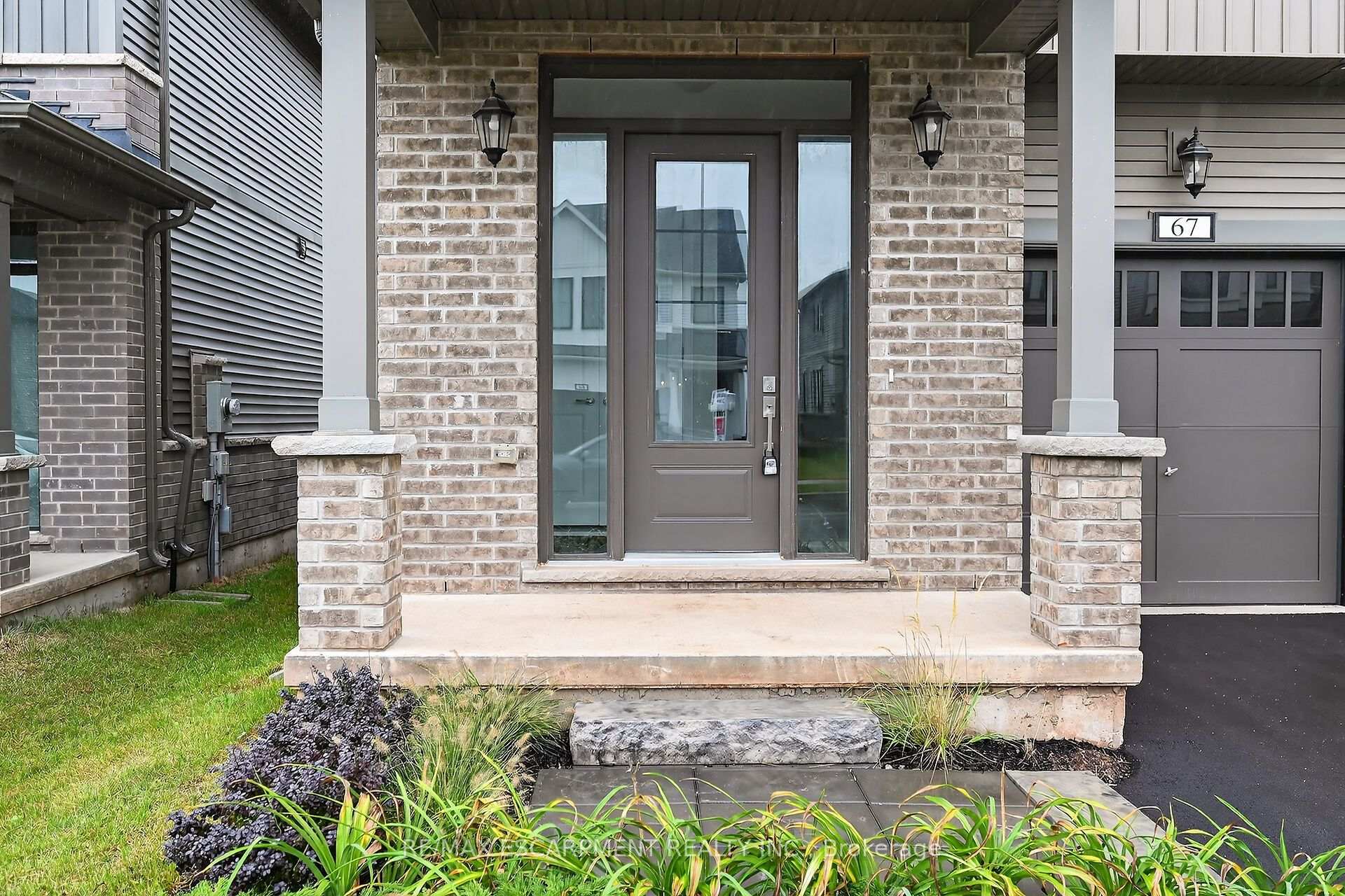 Photo 2 of 67 Starfire Crescent, Hamilton, Fruitland — HOMEH