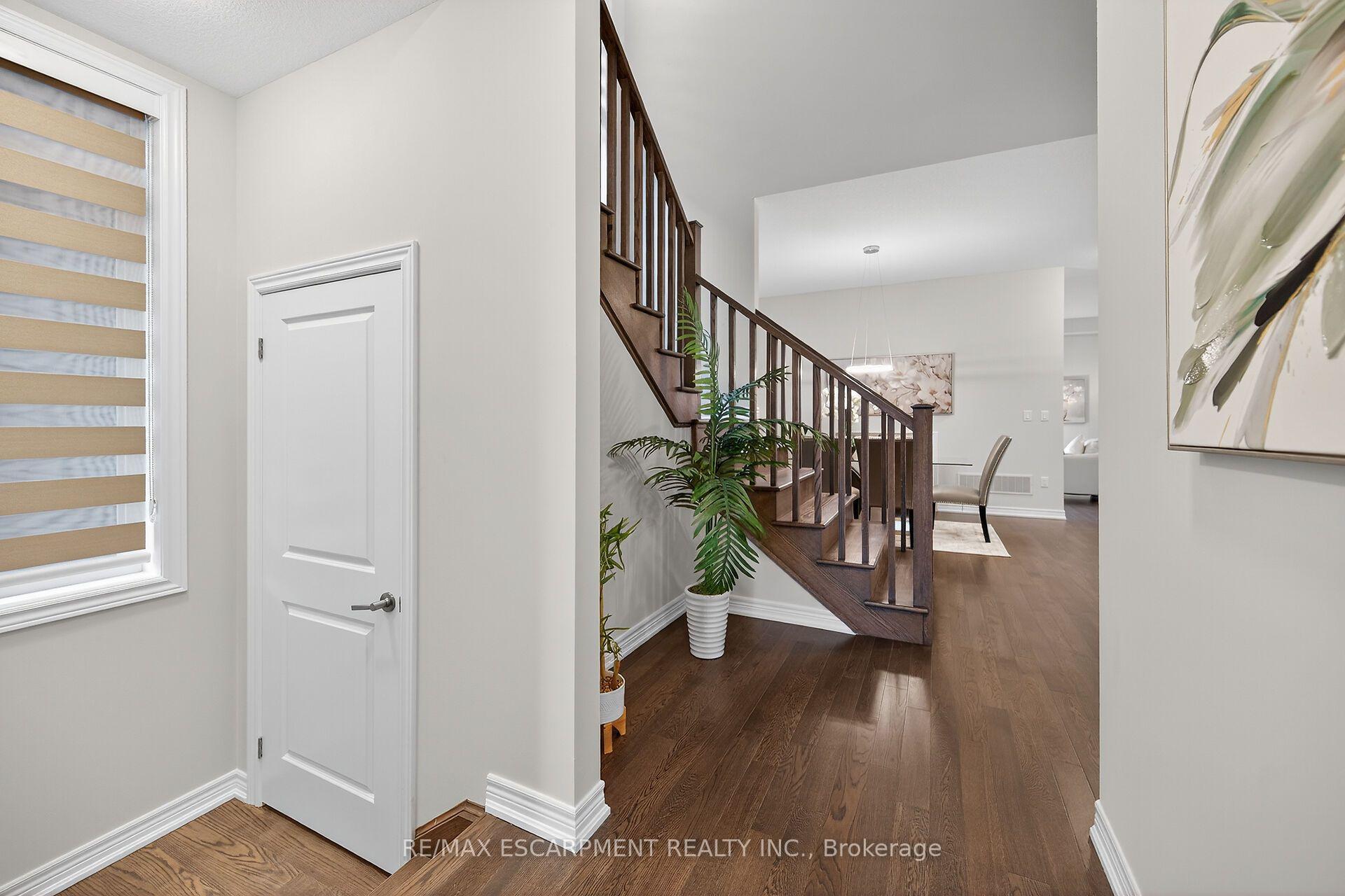 Photo 3 of 67 Starfire Crescent, Hamilton, Fruitland — HOMEH