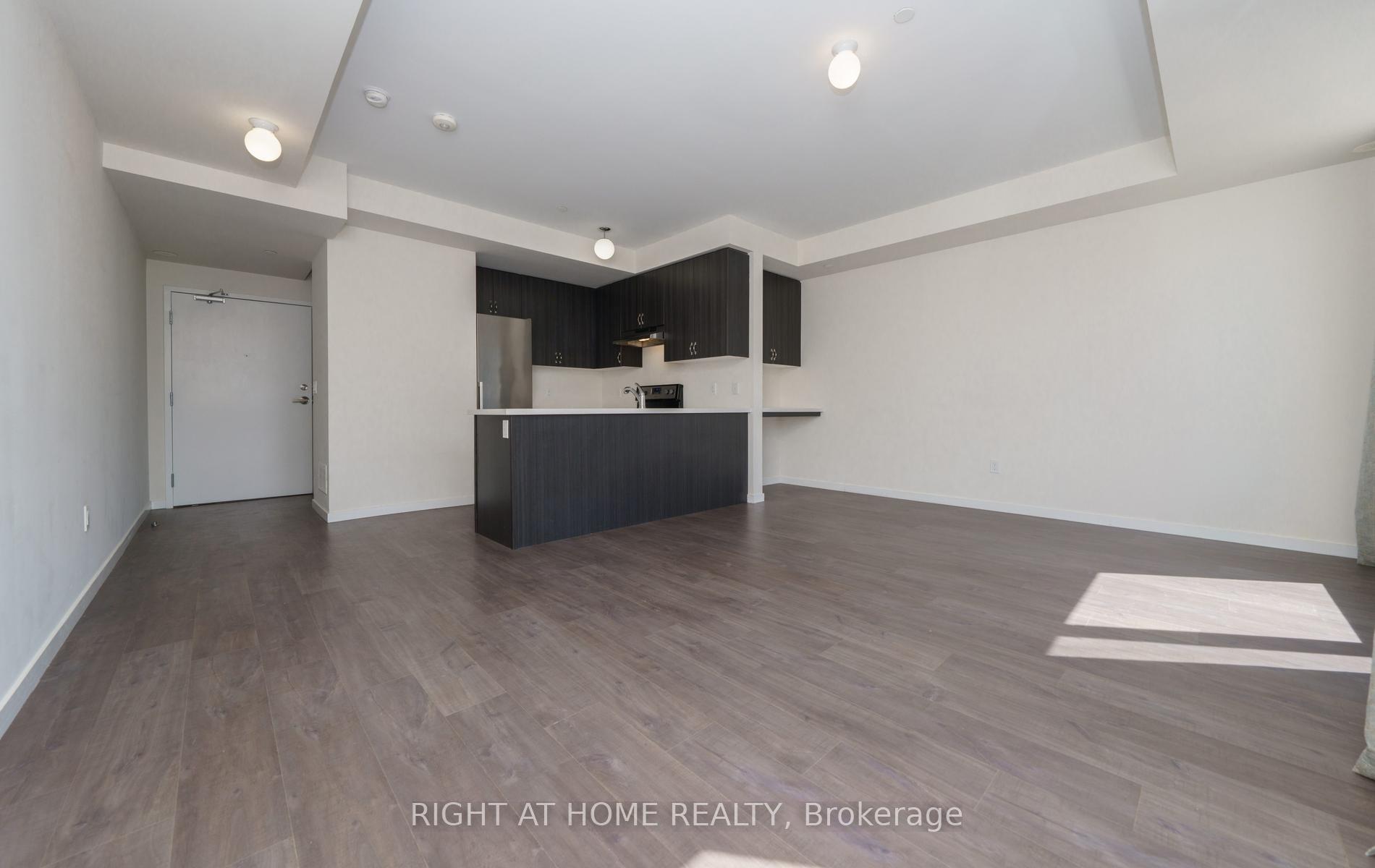 Photo 6 of Unit 34, 200 Alex Gardner Circle, Aurora, Aurora Heights — HOMEH