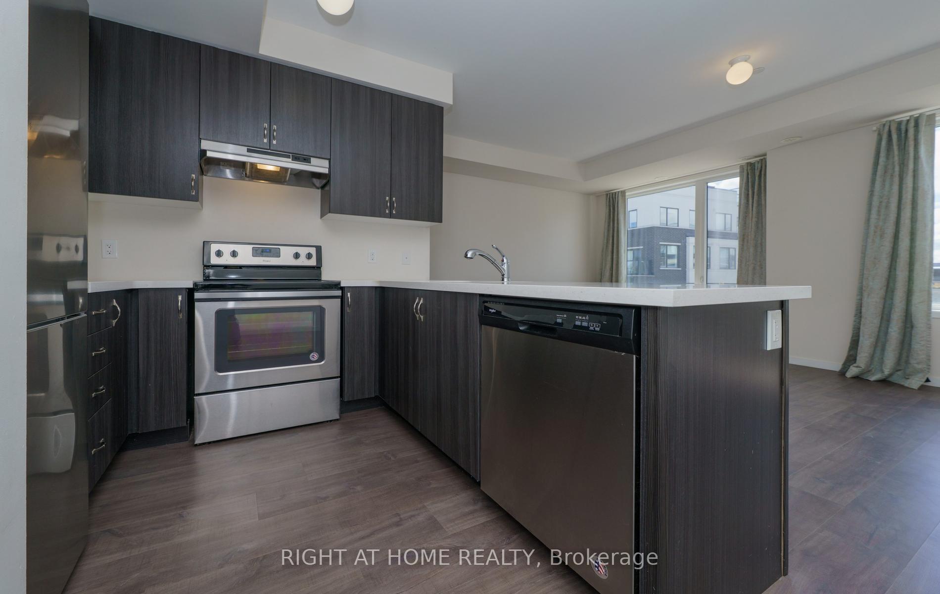 Photo 9 of Unit 34, 200 Alex Gardner Circle, Aurora, Aurora Heights — HOMEH