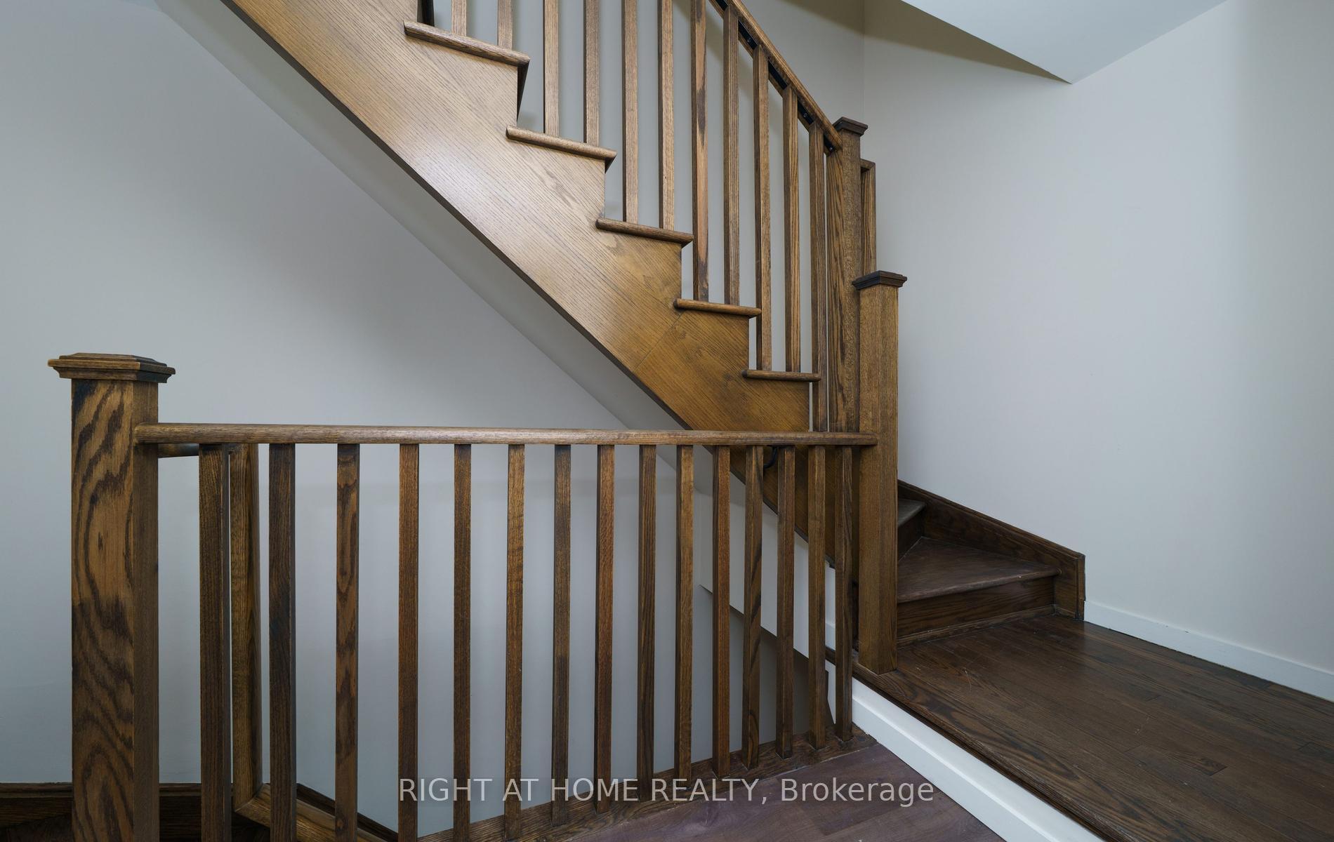 Photo 11 of Unit 34, 200 Alex Gardner Circle, Aurora, Aurora Heights — HOMEH