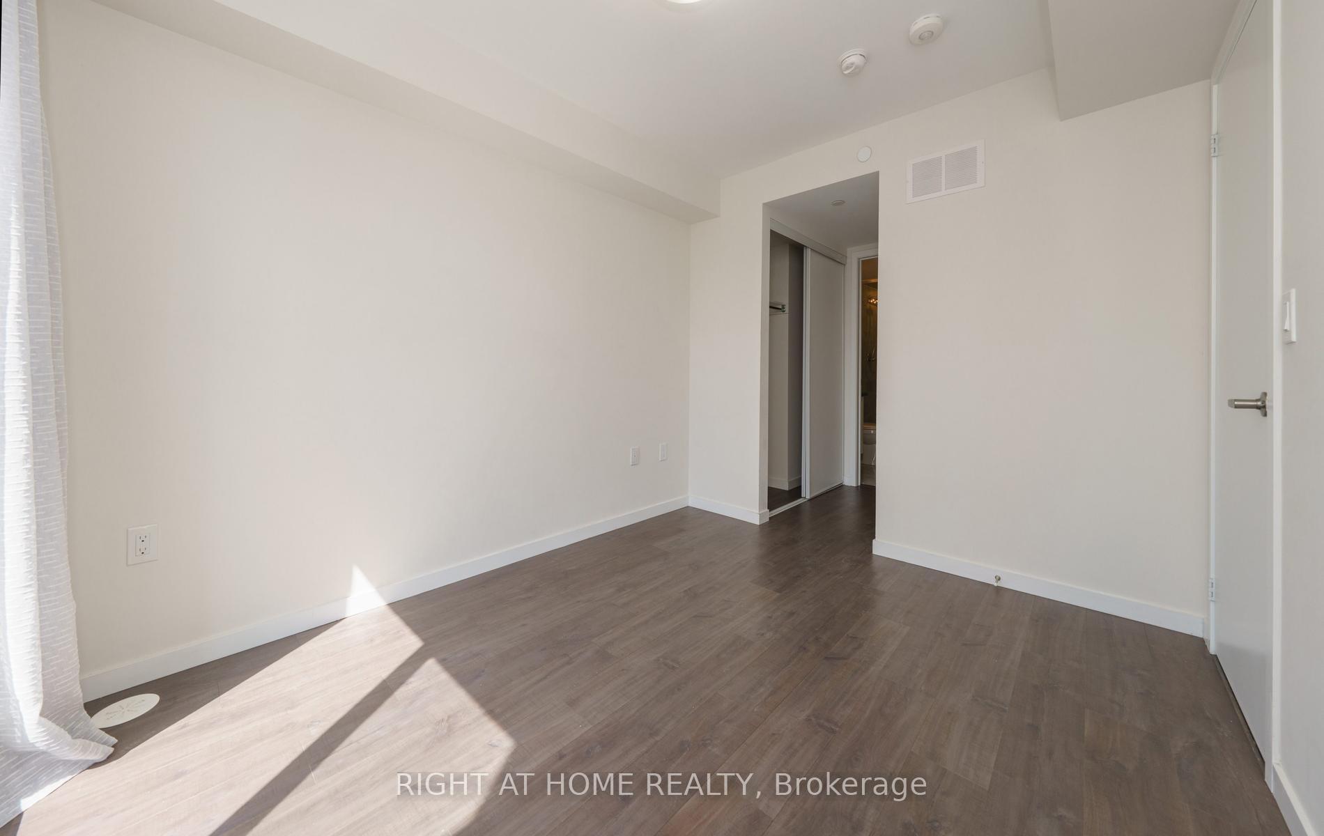 Photo 13 of Unit 34, 200 Alex Gardner Circle, Aurora, Aurora Heights — HOMEH