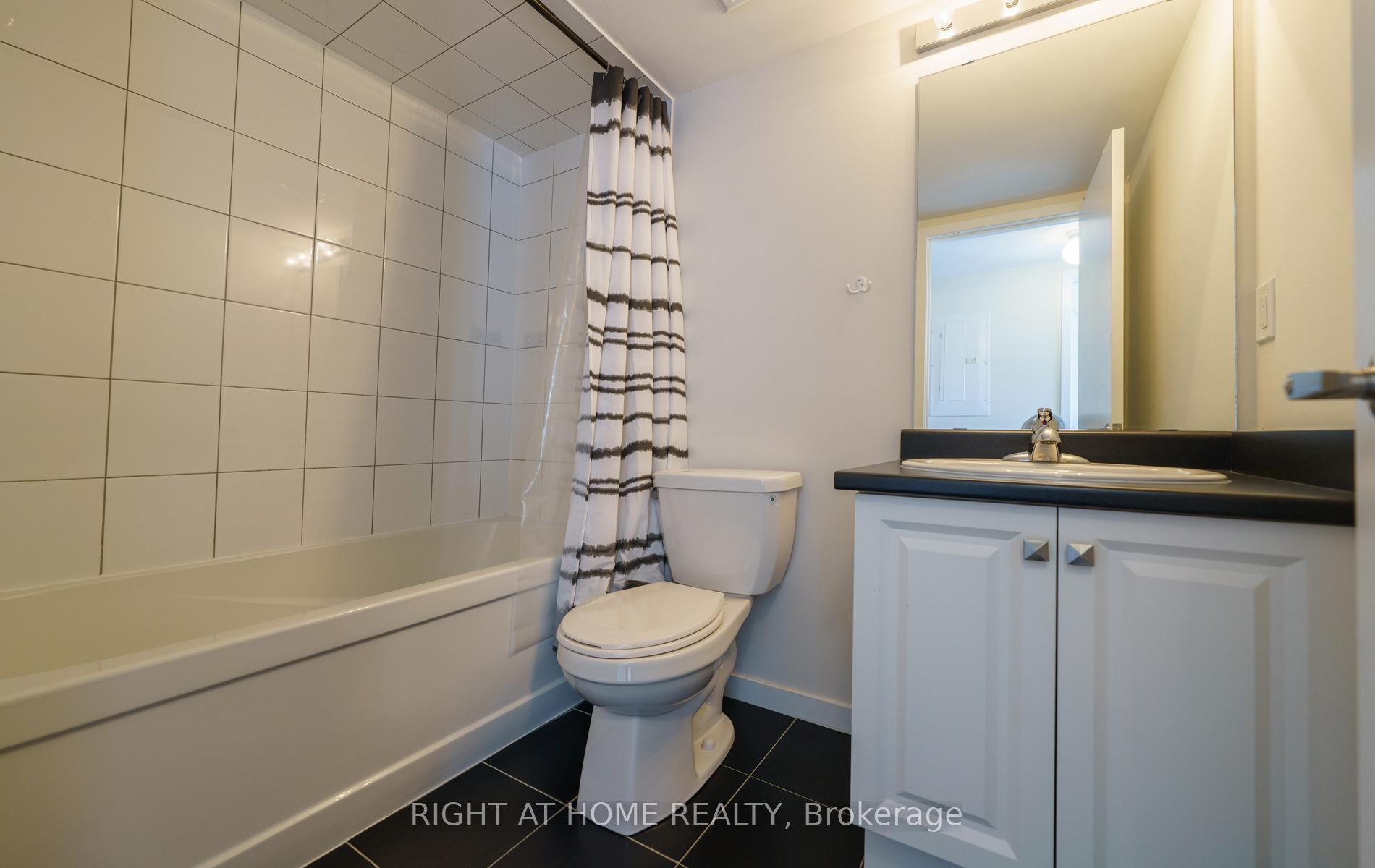 Photo 17 of Unit 34, 200 Alex Gardner Circle, Aurora, Aurora Heights — HOMEH