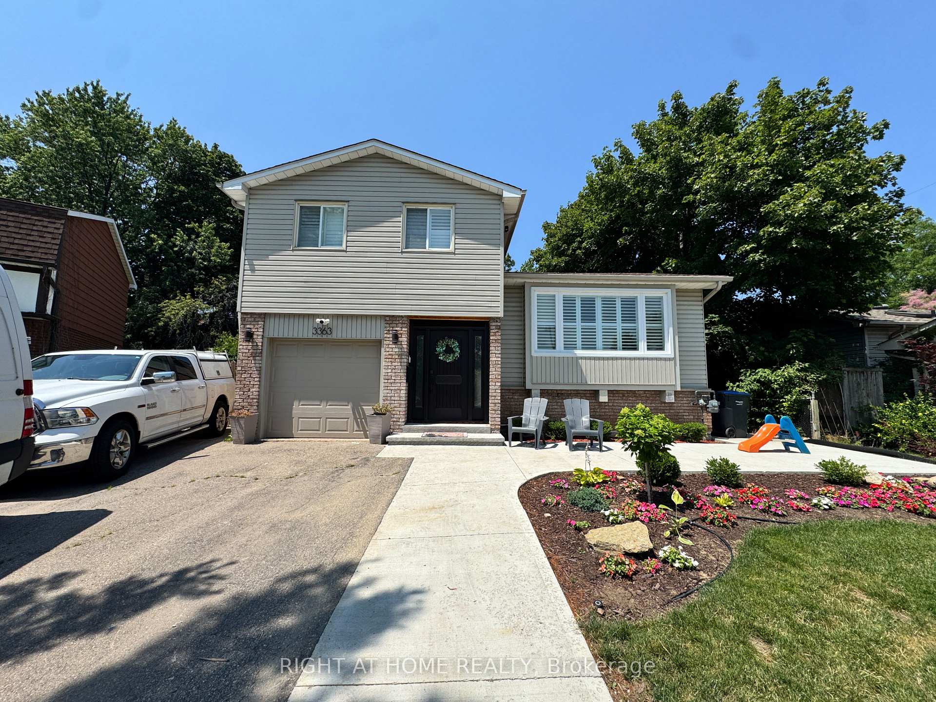 Photo 1 of Unit BSMT, 3363 Chokecherry Crescent, Mississauga, Erin Mills — HOMEH