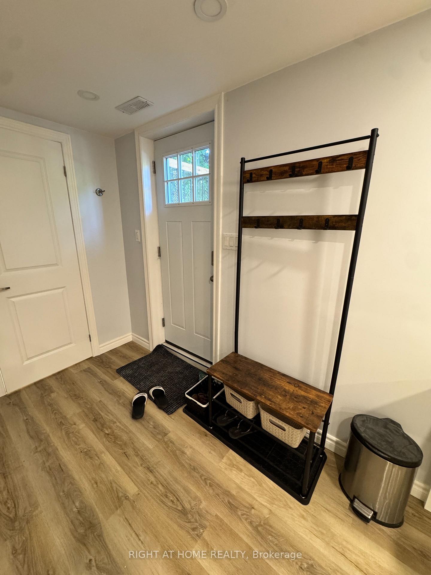 Photo 4 of Unit BSMT, 3363 Chokecherry Crescent, Mississauga, Erin Mills — HOMEH