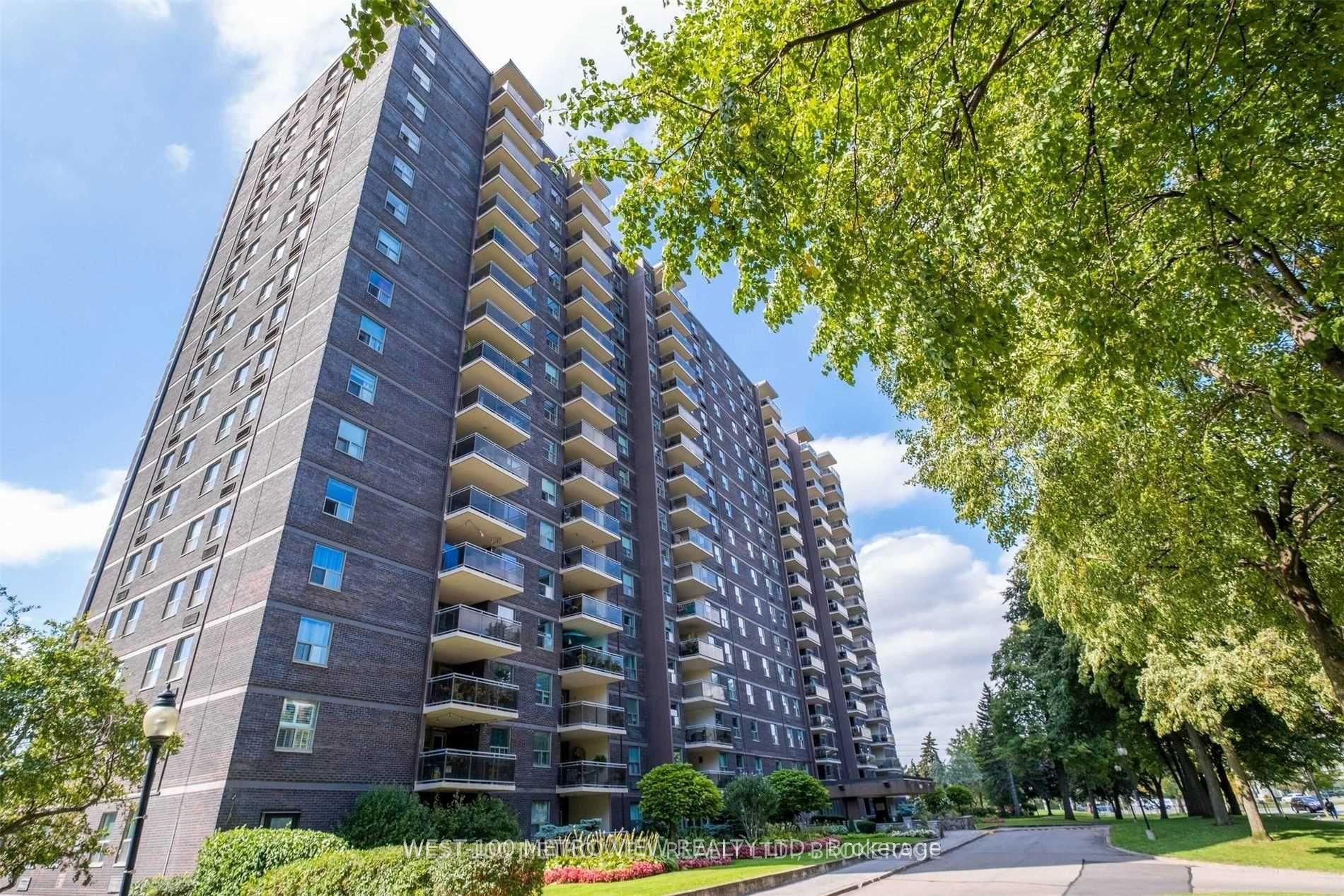 Front of Unit 1102, 966 Inverhouse Drive