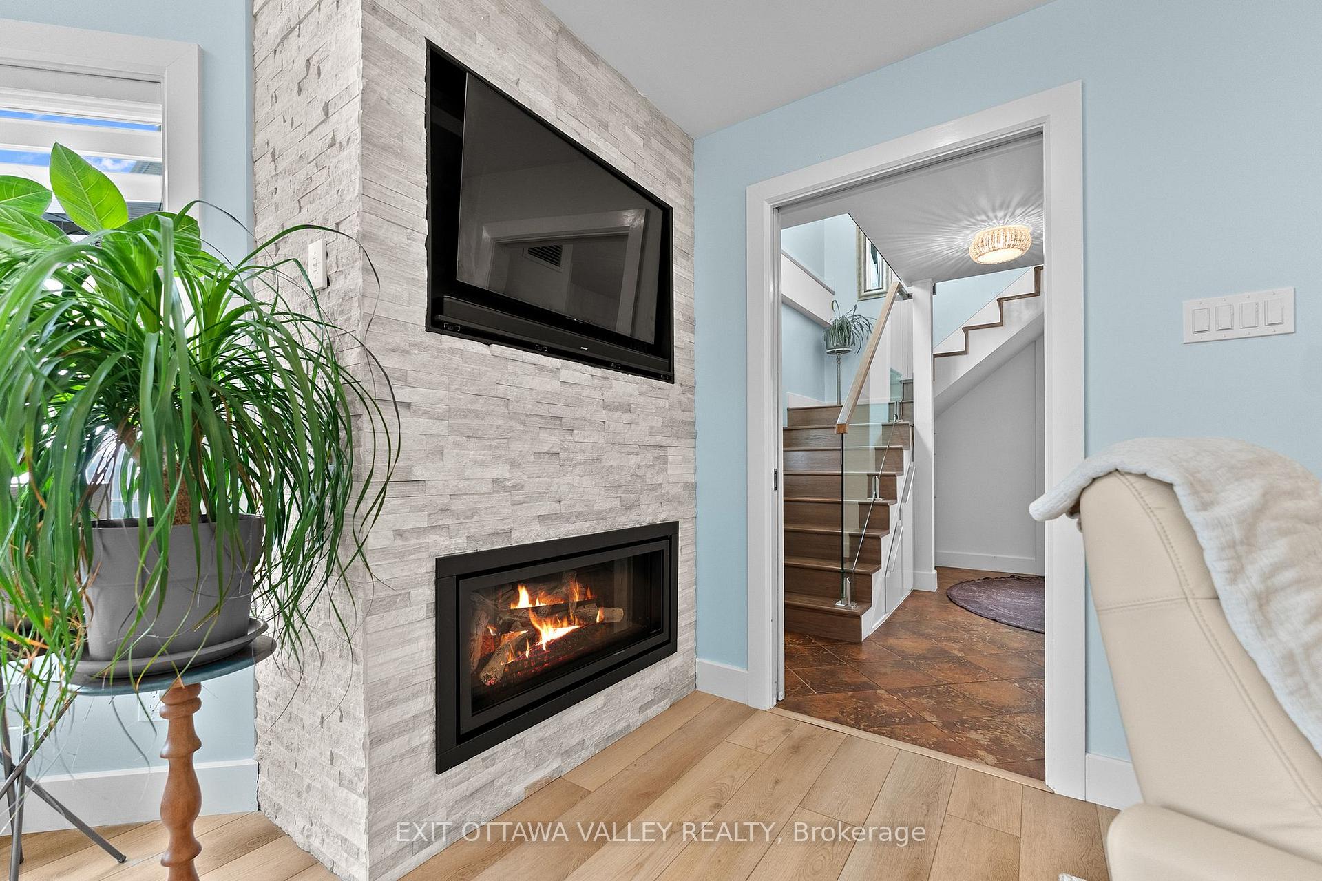 Photo 11 of 502B Macgregor Bay Trail, Petawawa, Petawawa — HOMEH