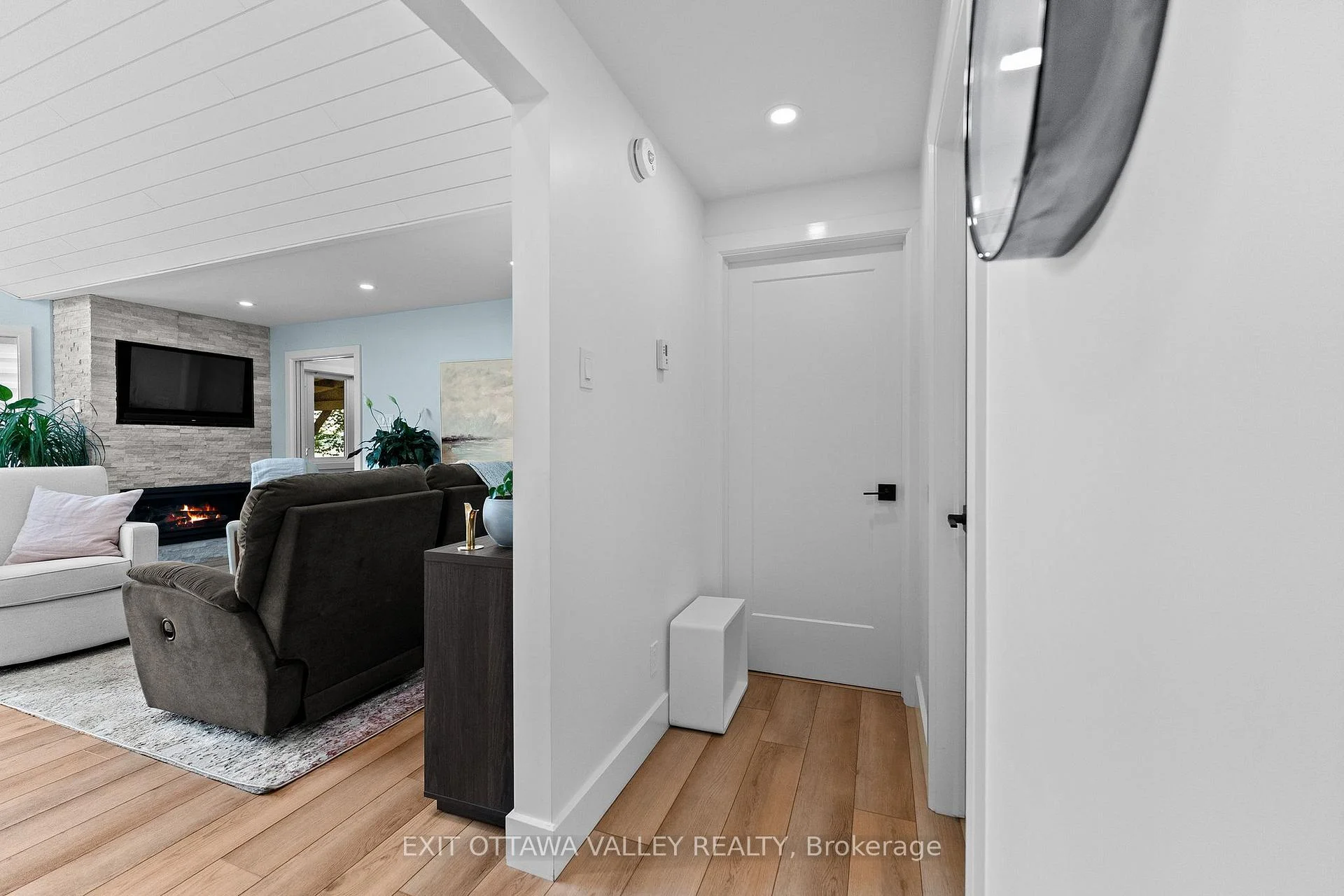 Photo 14 of 502B Macgregor Bay Trail, Petawawa, Petawawa — HOMEH