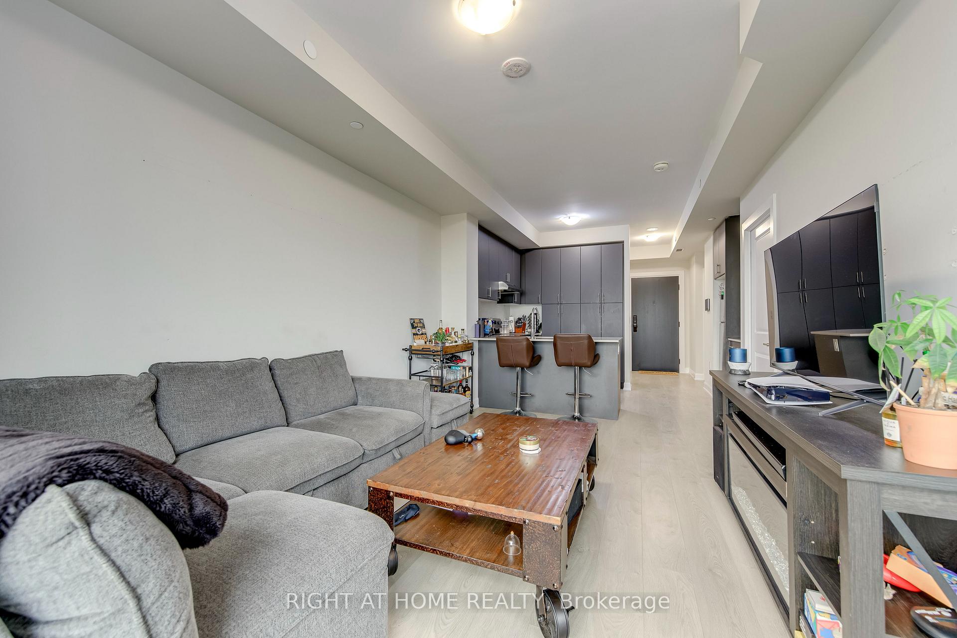 Photo 6 of Unit 521, 3200 William Coltson Avenue, Oakville, Joshua Meadows — HOMEH