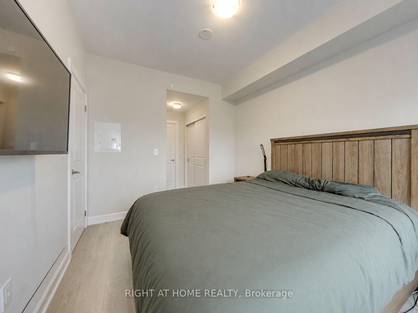 Photo 14 of Unit 521, 3200 William Coltson Avenue, Oakville, Joshua Meadows — HOMEH