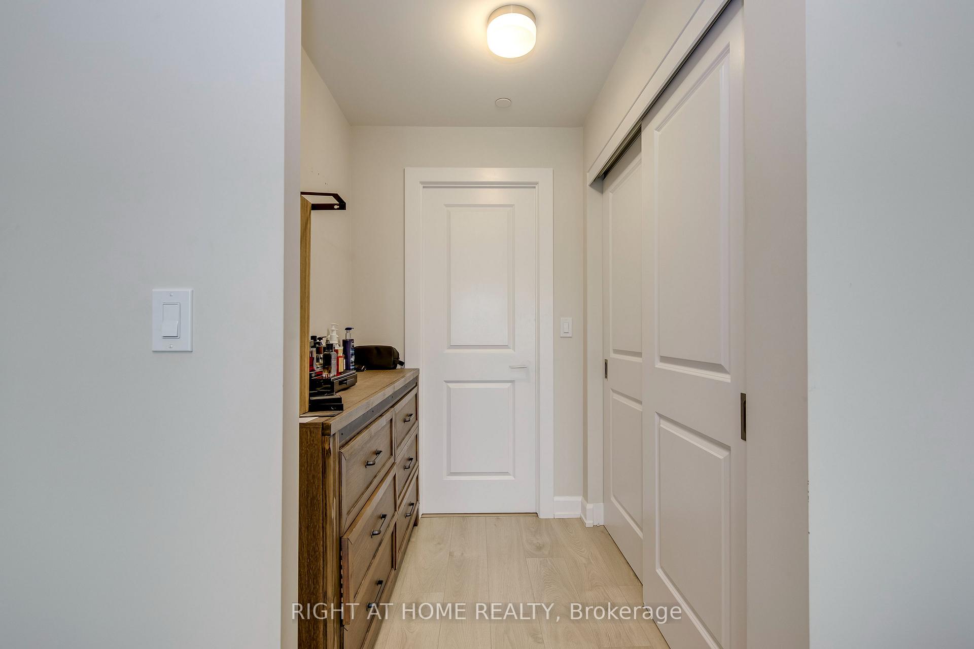 Photo 15 of Unit 521, 3200 William Coltson Avenue, Oakville, Joshua Meadows — HOMEH