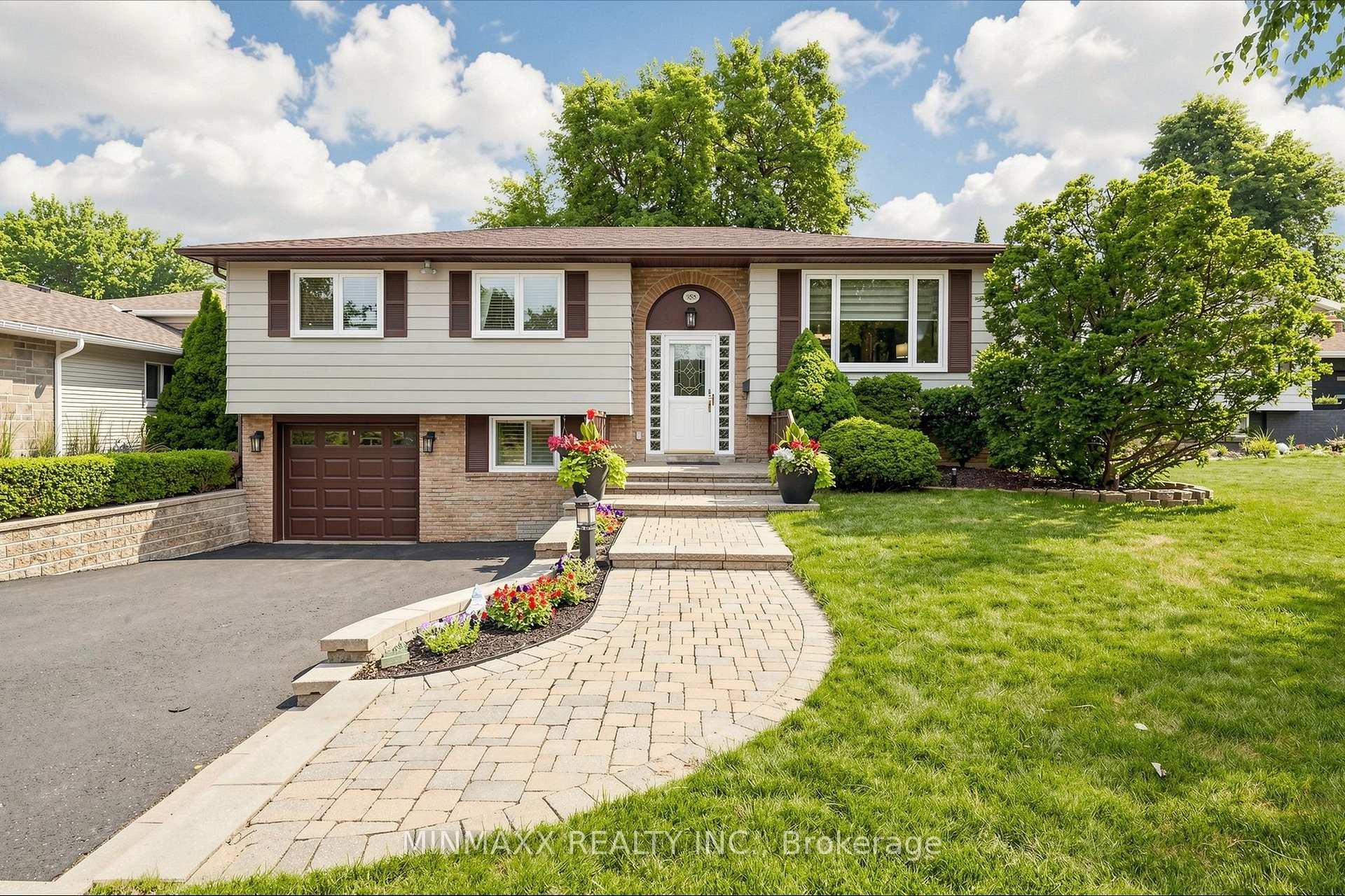 Photo 2 of 588 Strathcona Court, Milton, Dorset Park — HOMEH