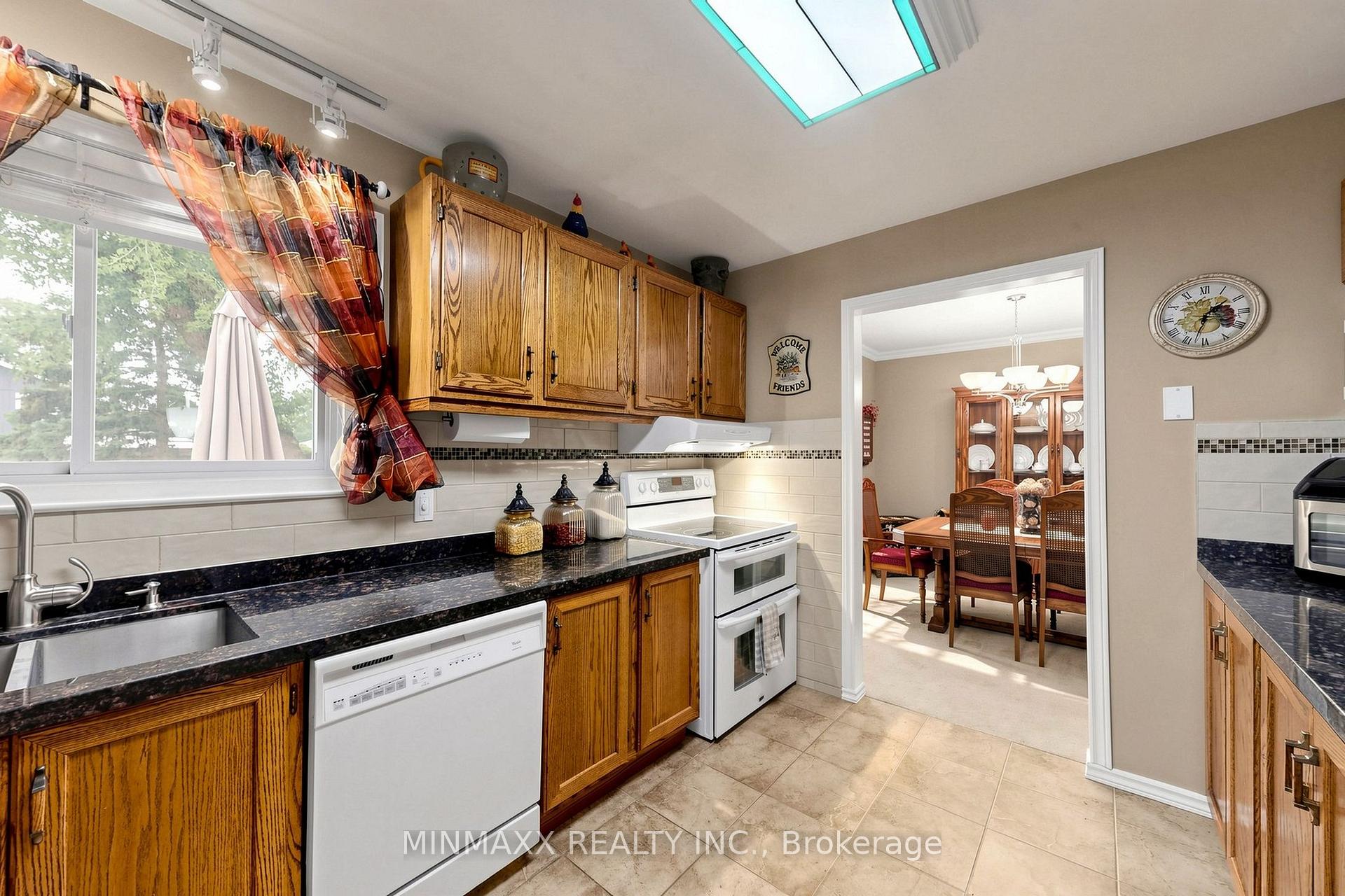 Photo 16 of 588 Strathcona Court, Milton, Dorset Park — HOMEH