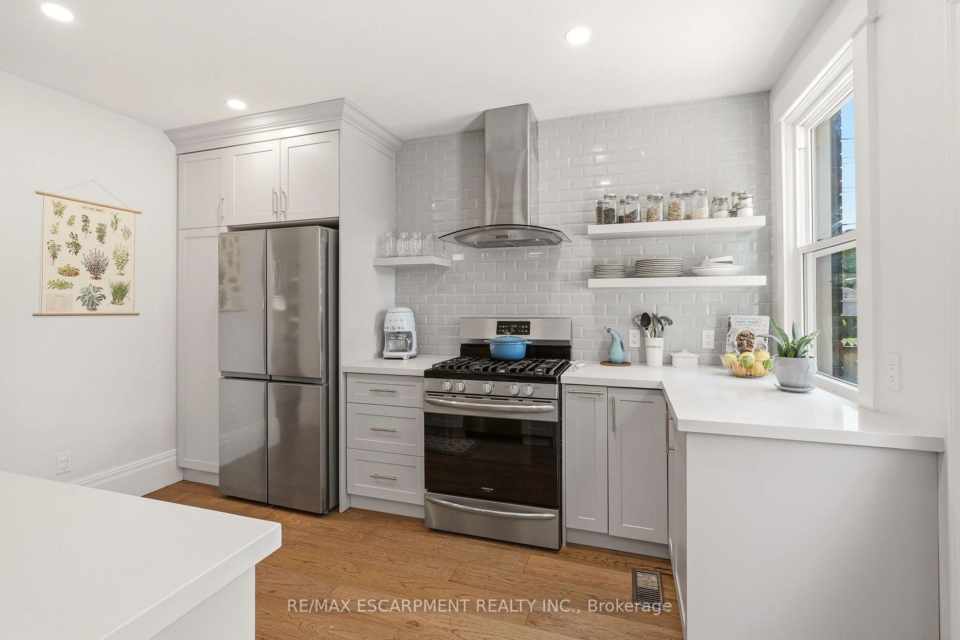 Photo 5 of 92 Province Street, Hamilton, Delta — HOMEH
