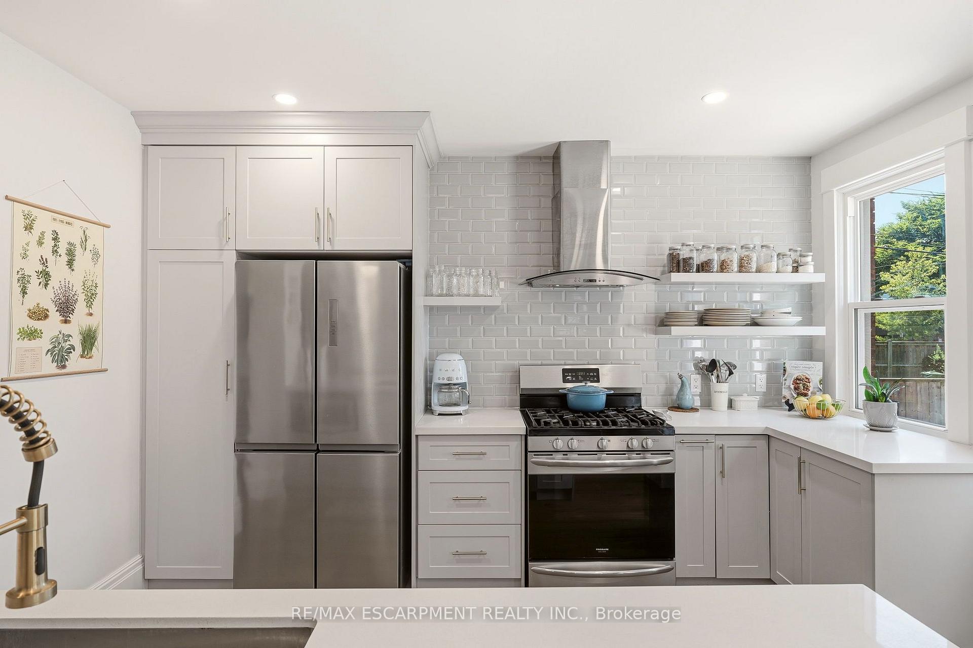 Photo 7 of 92 Province Street, Hamilton, Delta — HOMEH