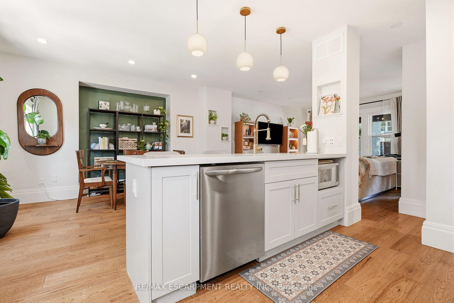 Photo 11 of 92 Province Street, Hamilton, Delta — HOMEH