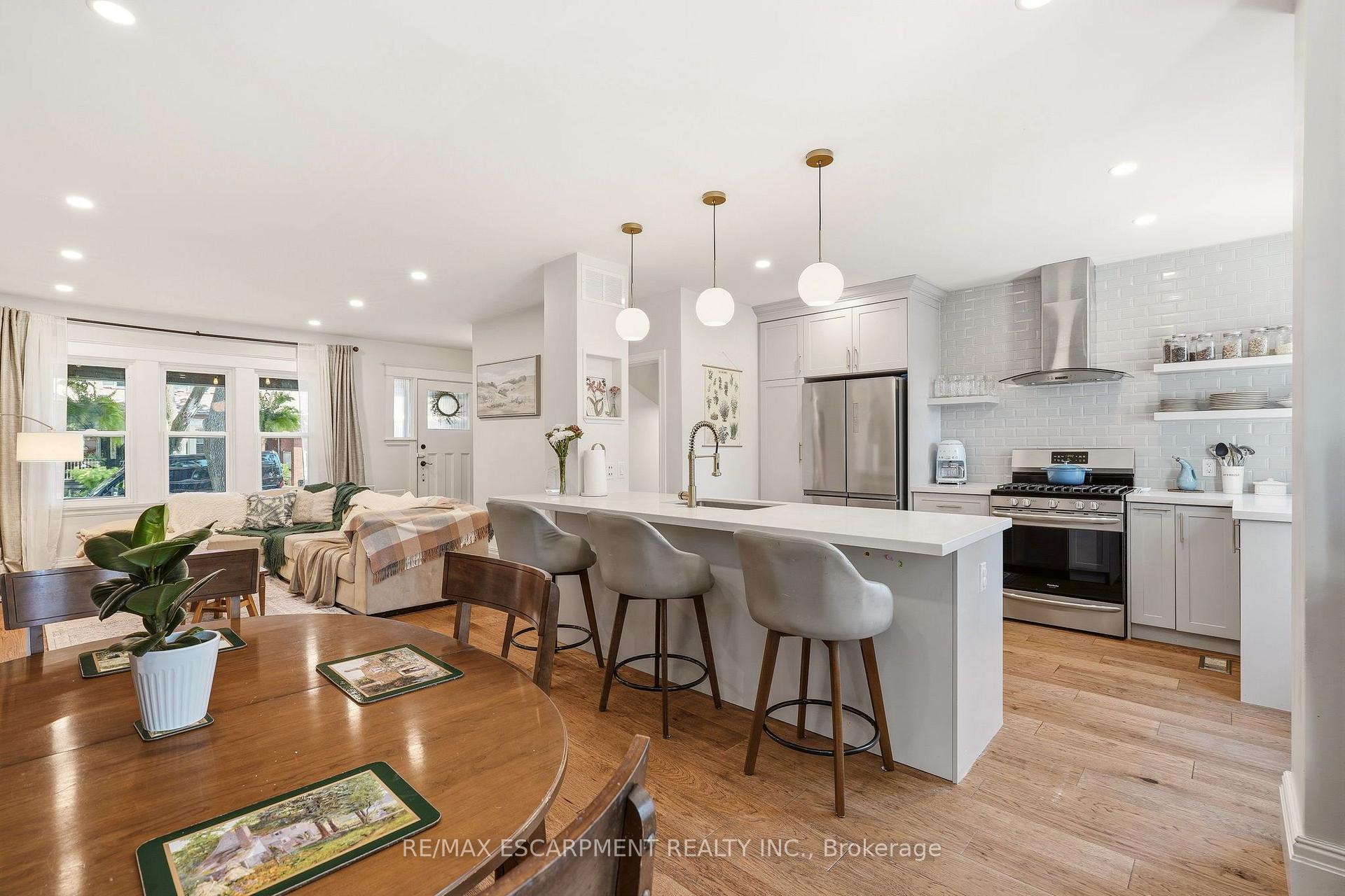 Photo 12 of 92 Province Street, Hamilton, Delta — HOMEH