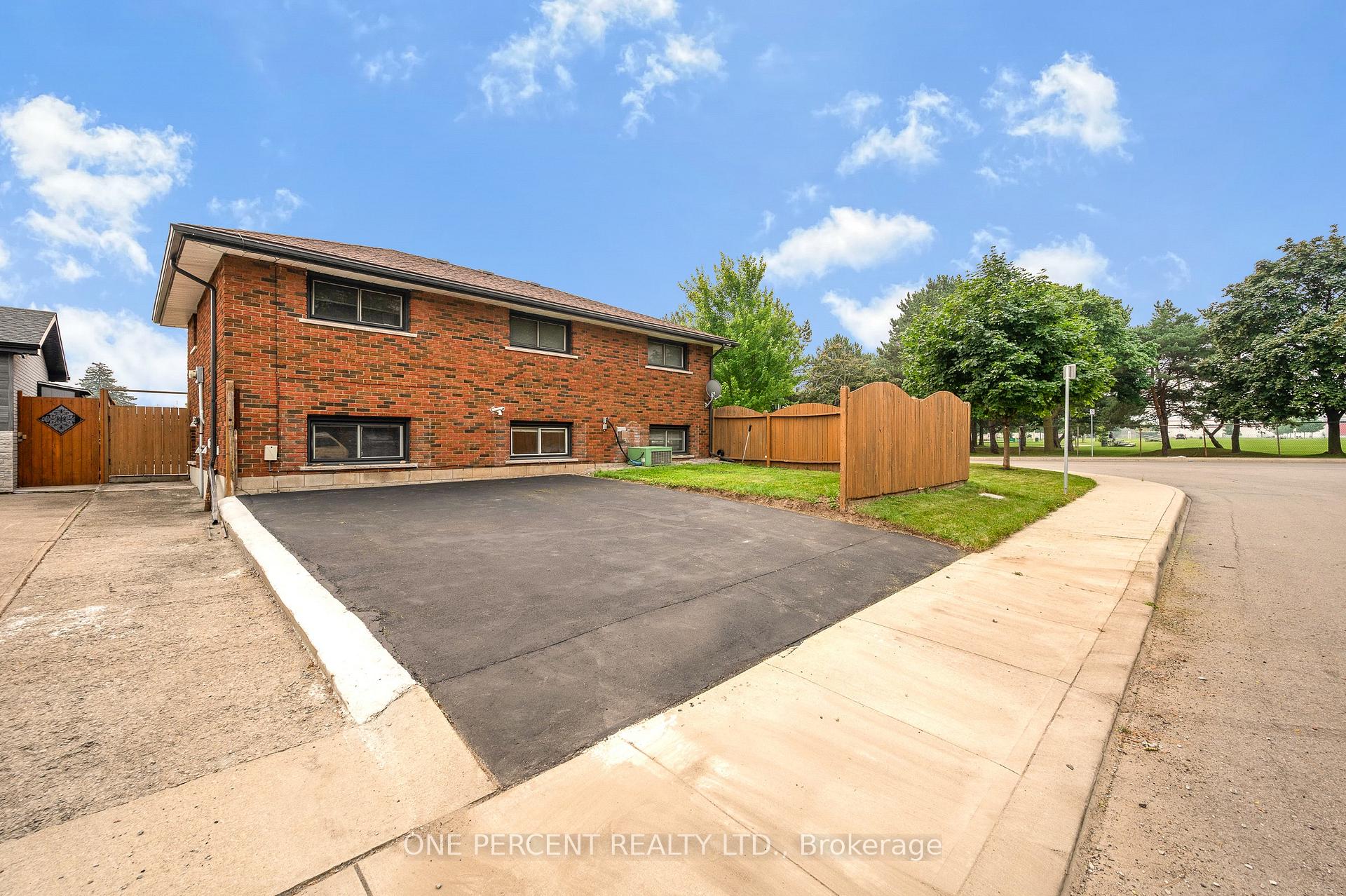 Photo 4 of 101 Kentley Drive, Hamilton, Kentley — HOMEH