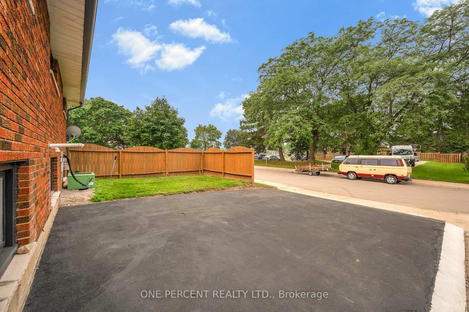 Photo 5 of 101 Kentley Drive, Hamilton, Kentley — HOMEH