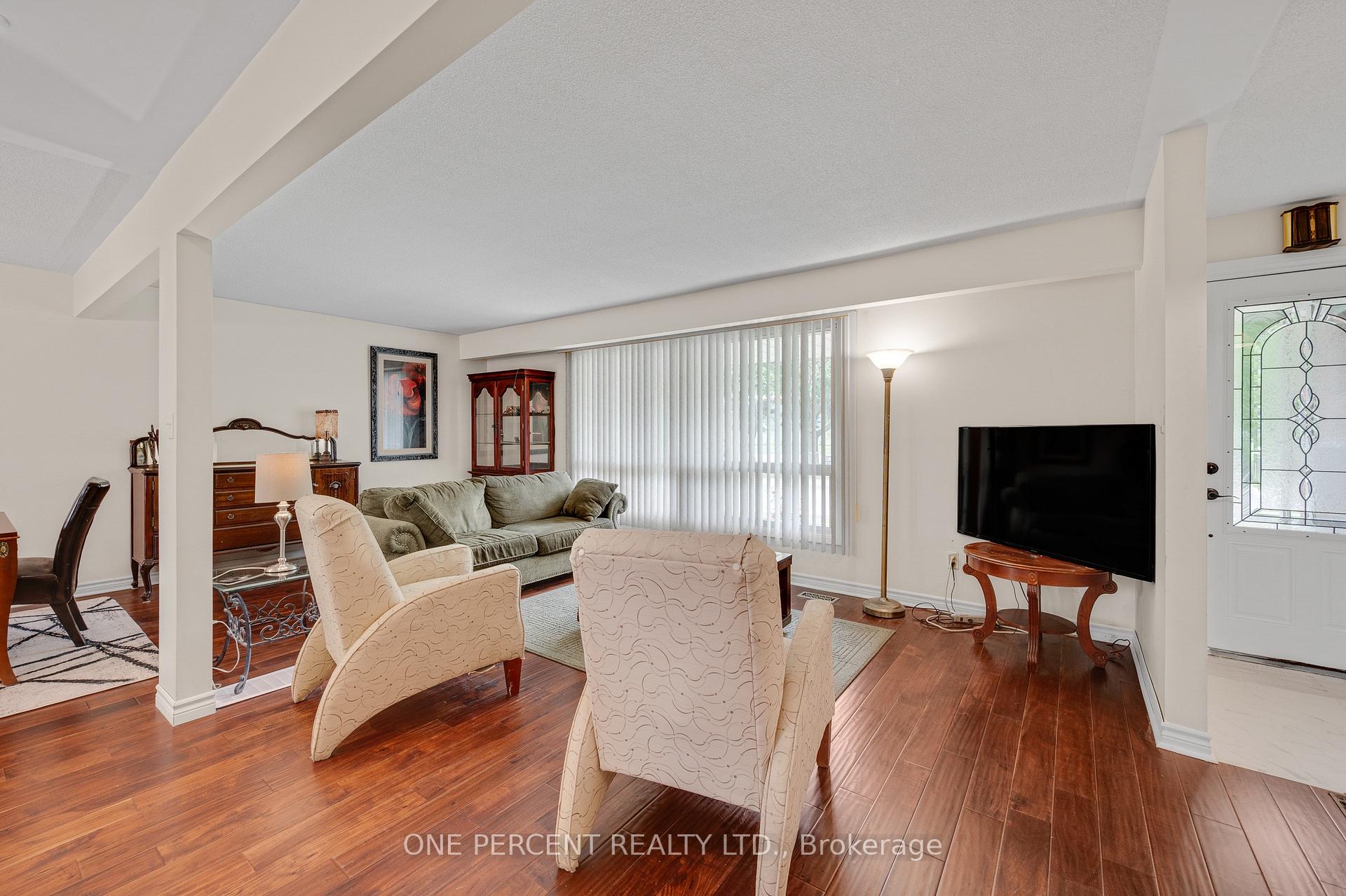 Photo 9 of 101 Kentley Drive, Hamilton, Kentley — HOMEH