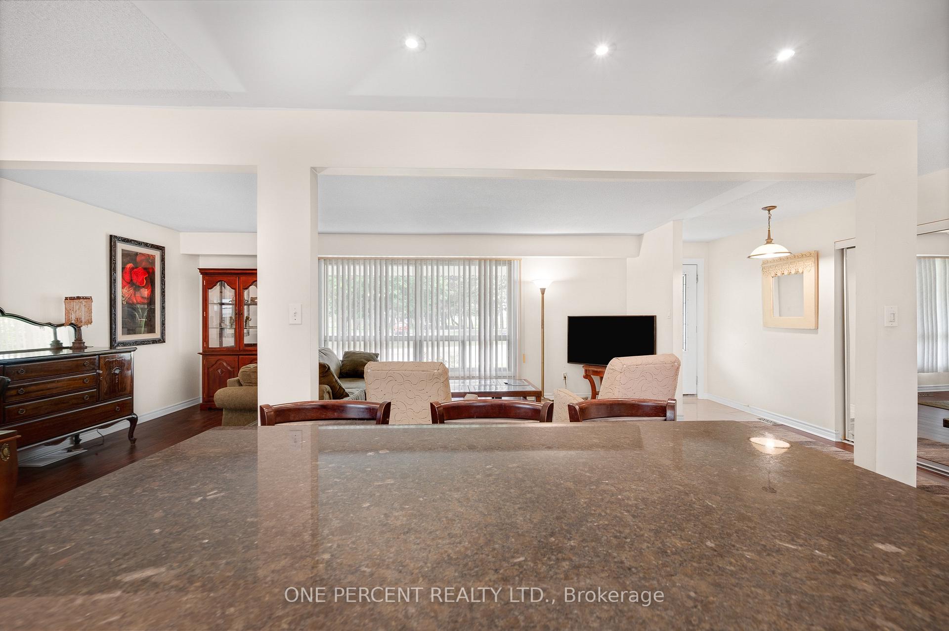 Photo 17 of 101 Kentley Drive, Hamilton, Kentley — HOMEH