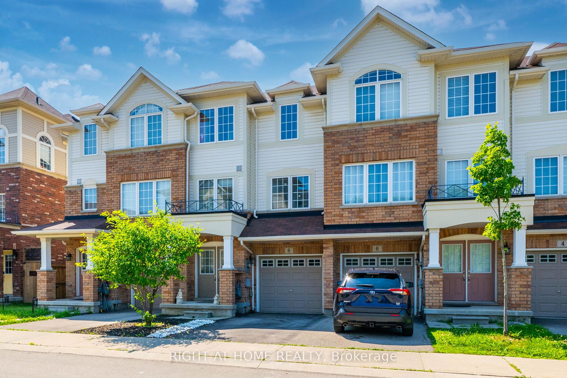 Photo 8 of 8 Kenridge Terrace, Hamilton, Stoney Creek Mountain — HOMEH
