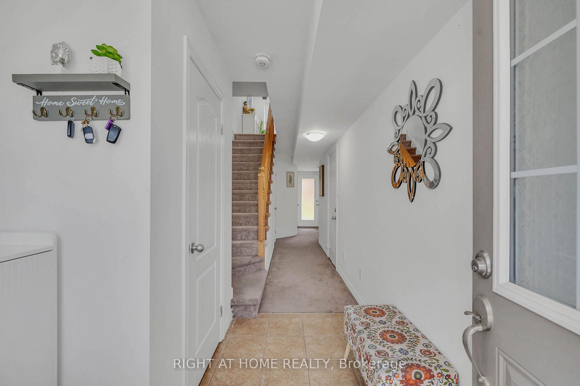 Photo 11 of 8 Kenridge Terrace, Hamilton, Stoney Creek Mountain — HOMEH
