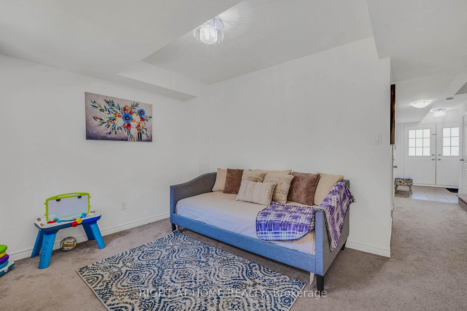 Photo 14 of 8 Kenridge Terrace, Hamilton, Stoney Creek Mountain — HOMEH