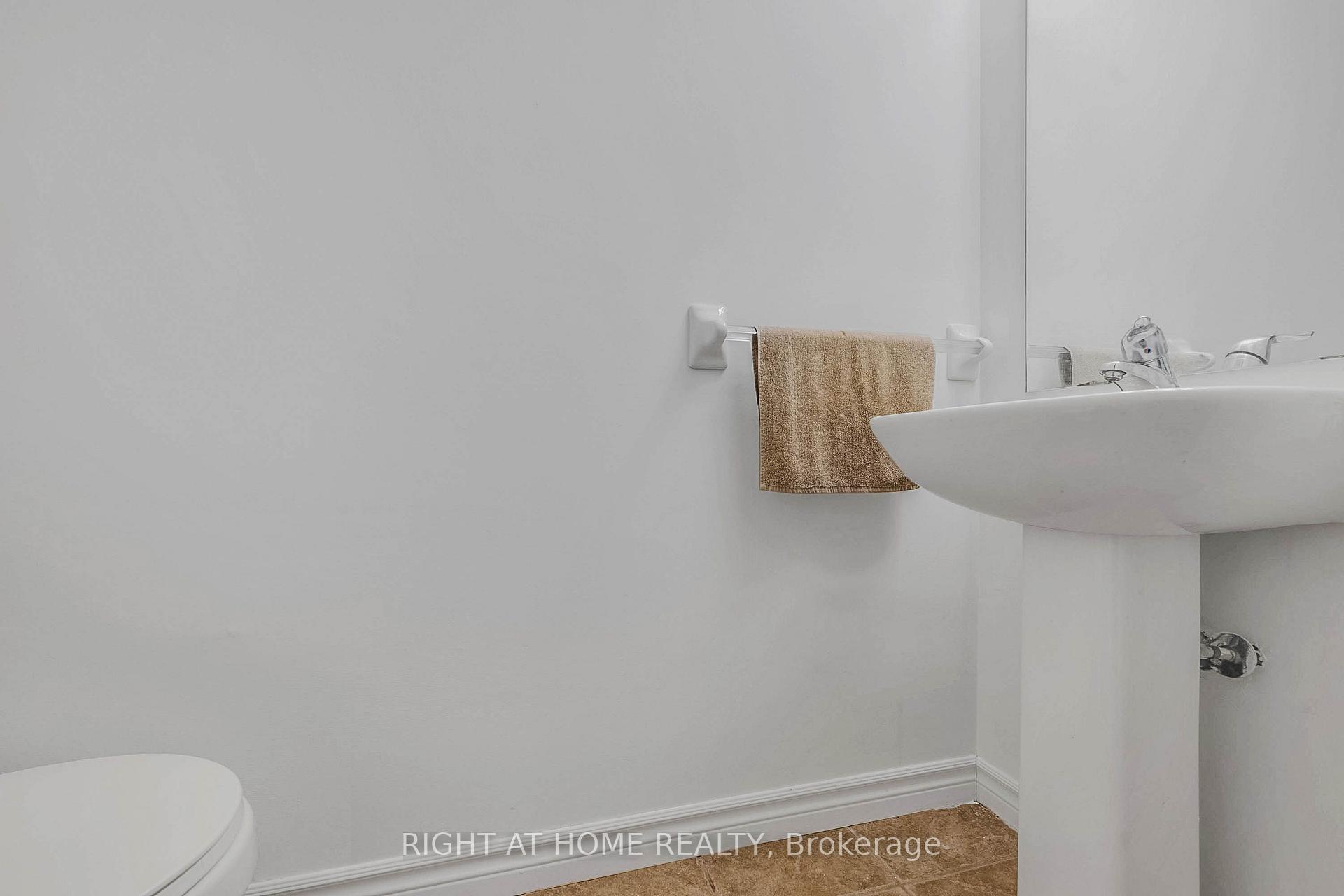 Photo 15 of 8 Kenridge Terrace, Hamilton, Stoney Creek Mountain — HOMEH