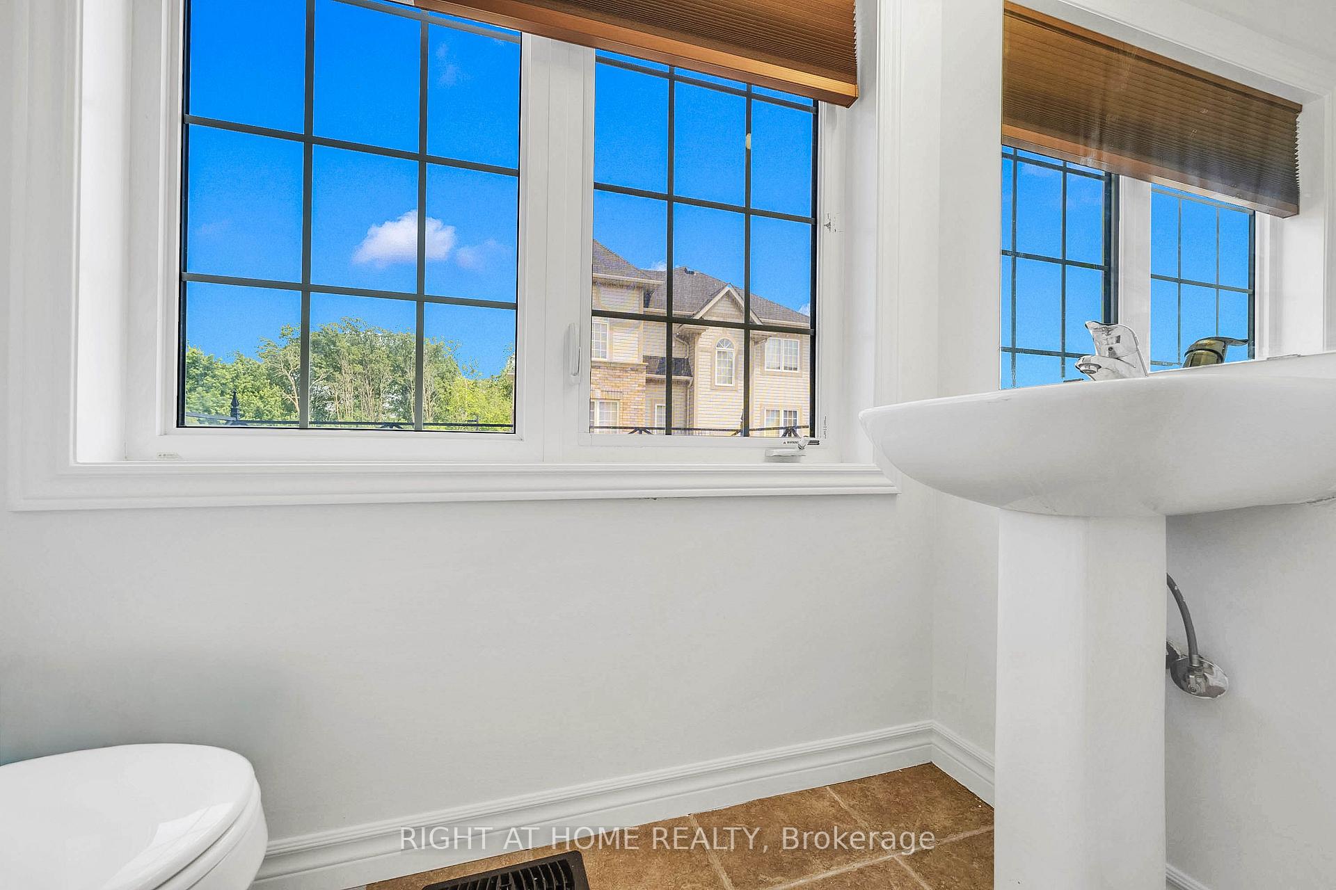 Photo 25 of 8 Kenridge Terrace, Hamilton, Stoney Creek Mountain — HOMEH