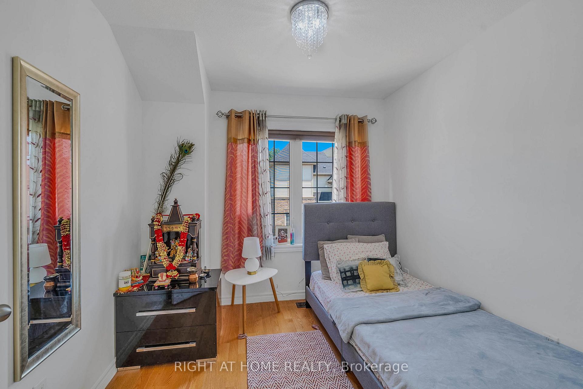 Photo 32 of 8 Kenridge Terrace, Hamilton, Stoney Creek Mountain — HOMEH