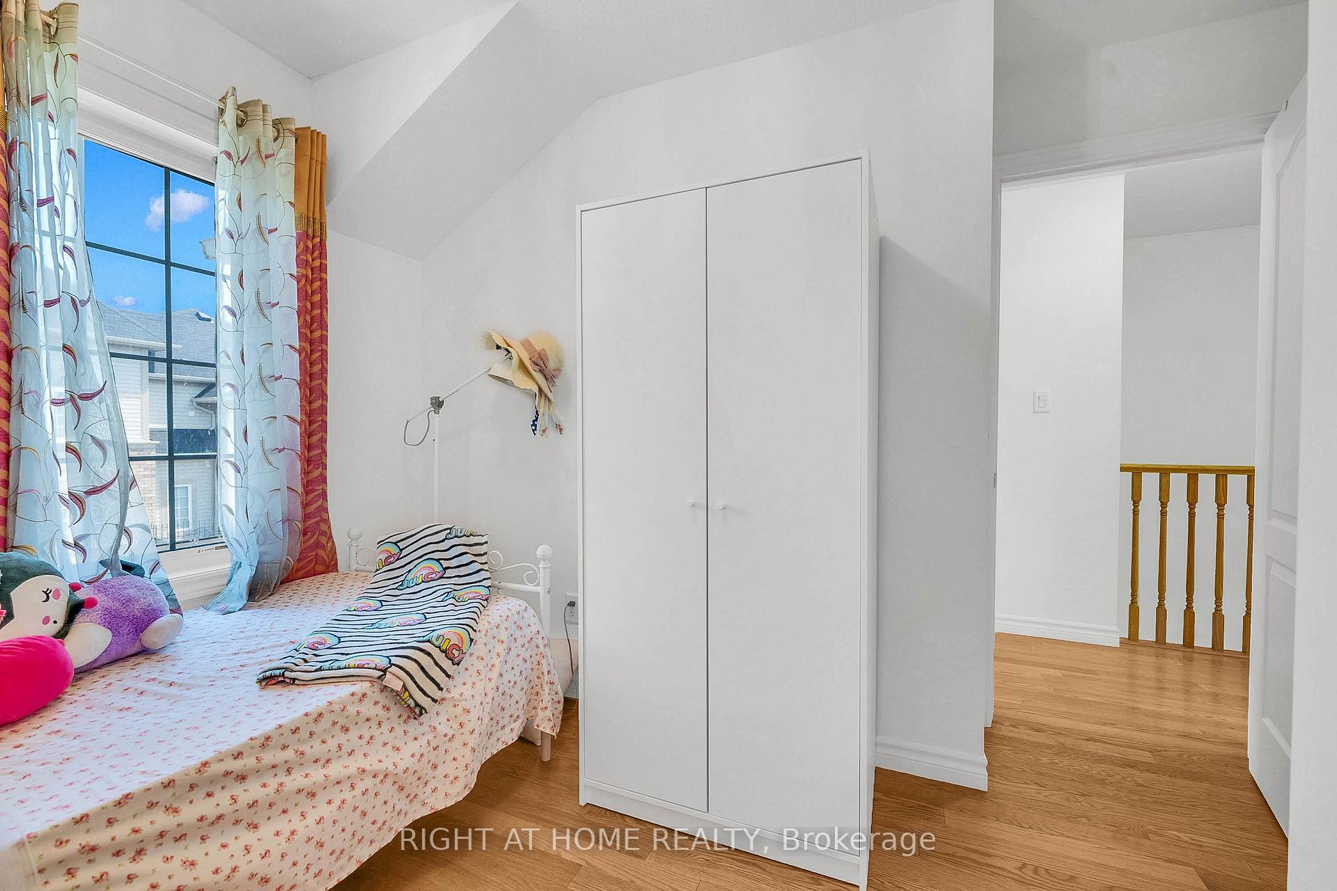 Photo 35 of 8 Kenridge Terrace, Hamilton, Stoney Creek Mountain — HOMEH