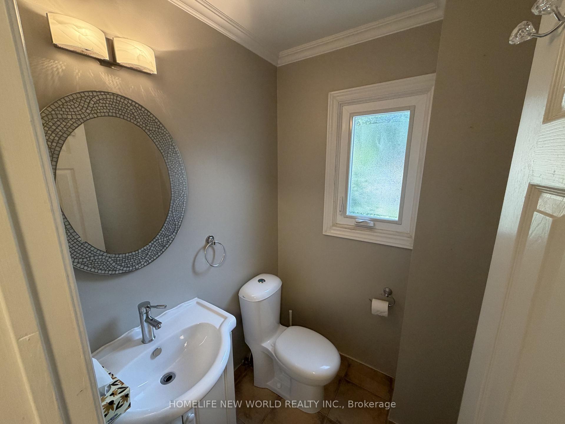 Photo 3 of 209 Winding Lane, Vaughan, Crestwood-Springfarm-Yorkhill — HOMEH
