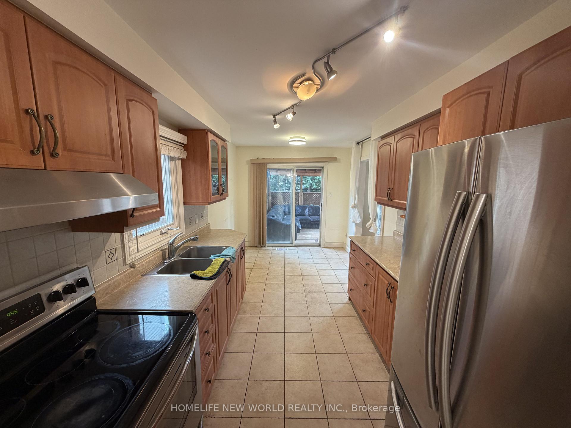Photo 8 of 209 Winding Lane, Vaughan, Crestwood-Springfarm-Yorkhill — HOMEH
